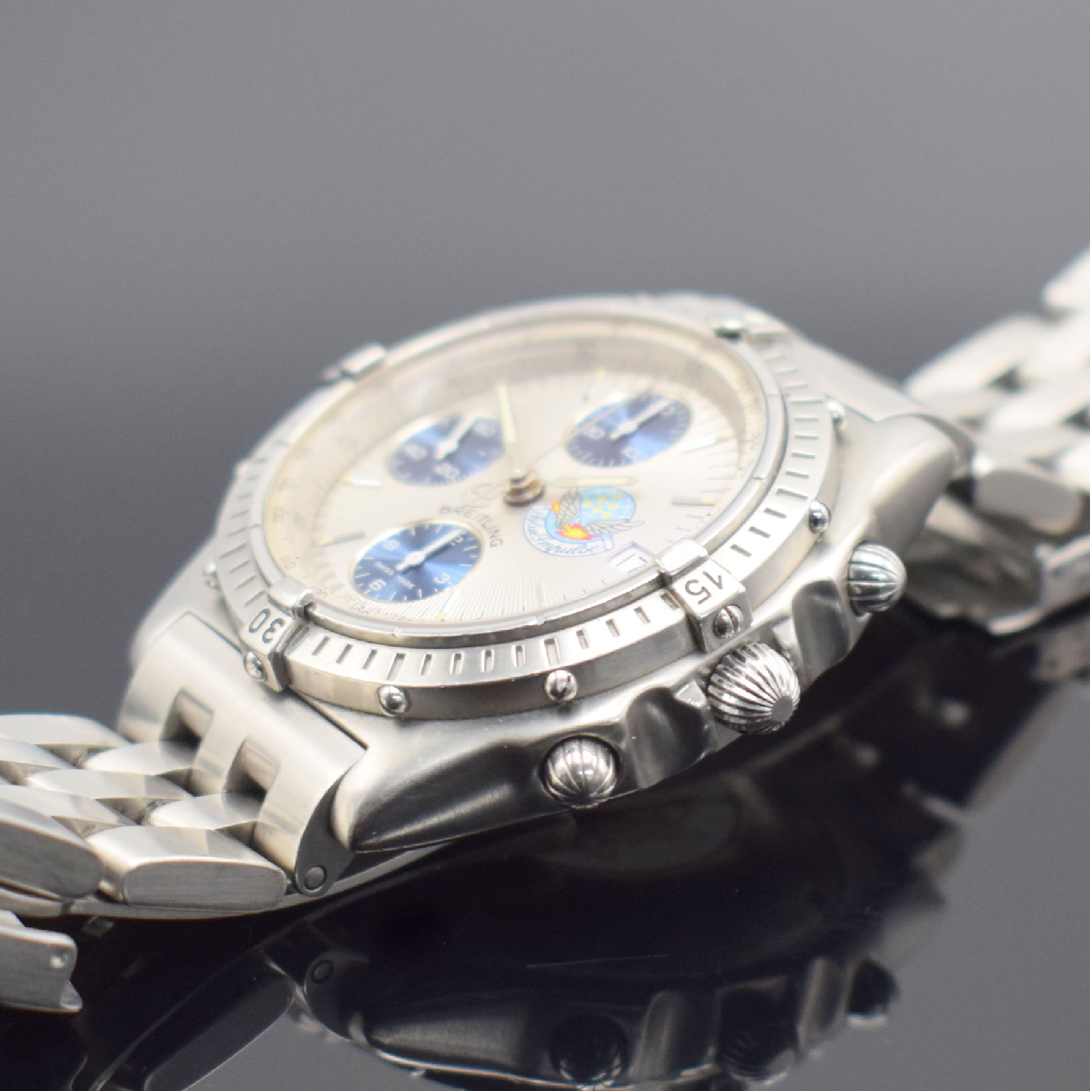 Detail c: BREITLING Chronomat Sondermodell Blue Impulse auf 1000 Stück limitierte Herrenarmbanduhr mit Chronograph Referenz A13048, Schweiz um 1996, ...