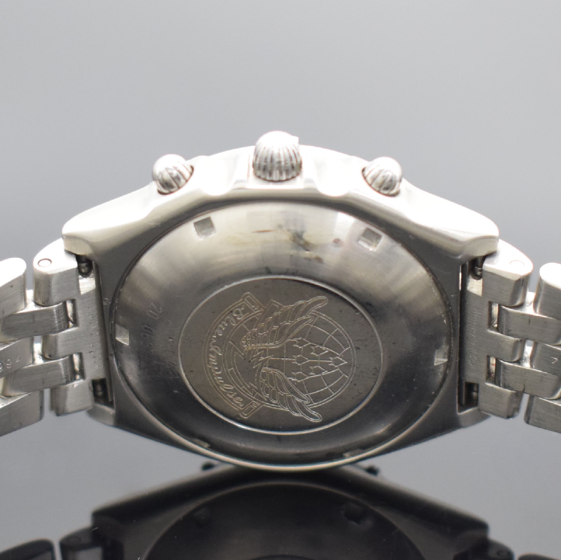 Detail d: BREITLING Chronomat Sondermodell Blue Impulse auf 1000 Stück limitierte Herrenarmbanduhr mit Chronograph Referenz A13048, Schweiz um 1996, ...