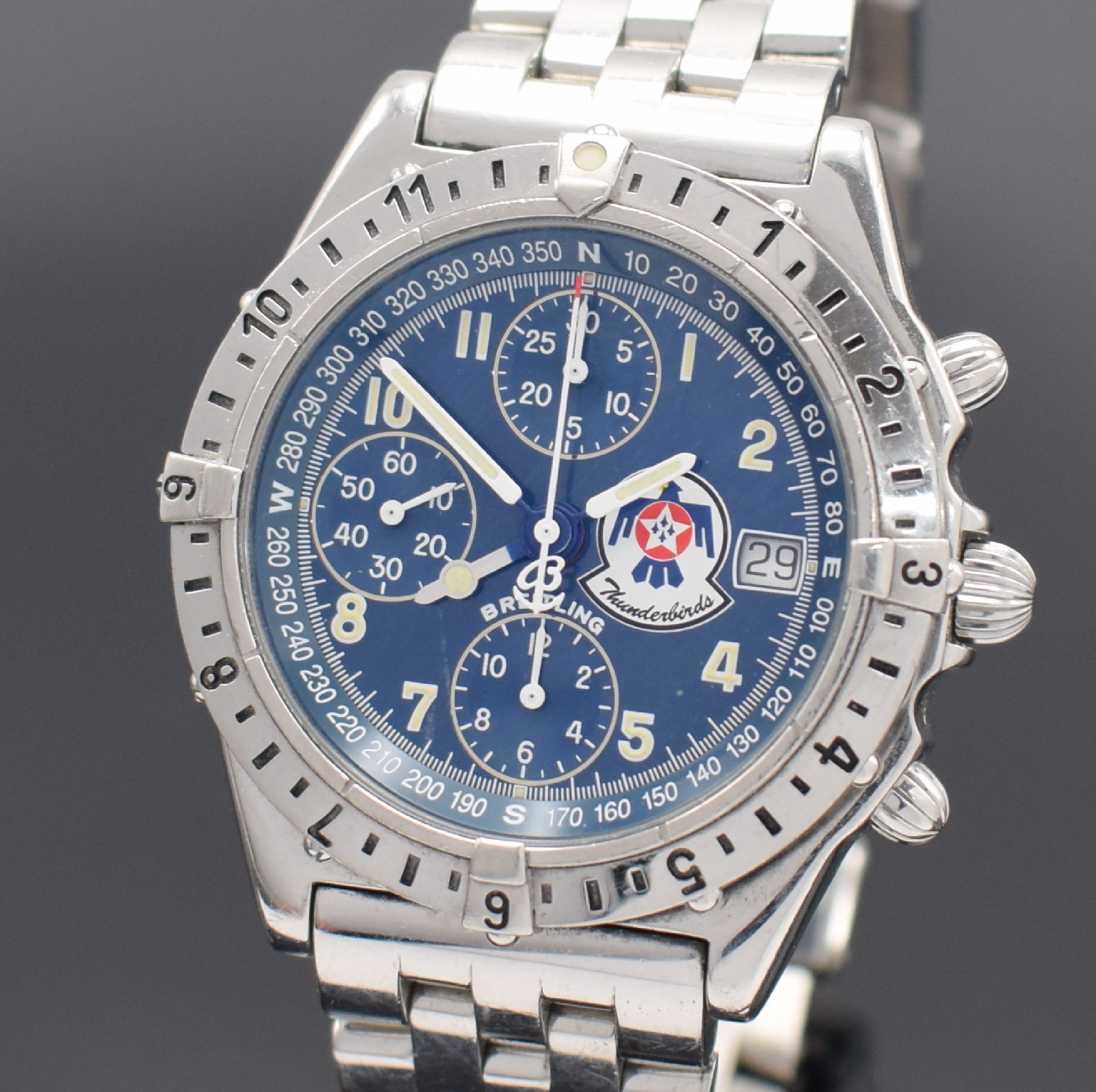 Detail a: BREITLING Chronomat Sondermodell Longitude Thunderbirds auf 1000 Stück limitierte Herrenarmbanduhr mit Chronograph Referenz A20048, Schweiz um 1994, ...