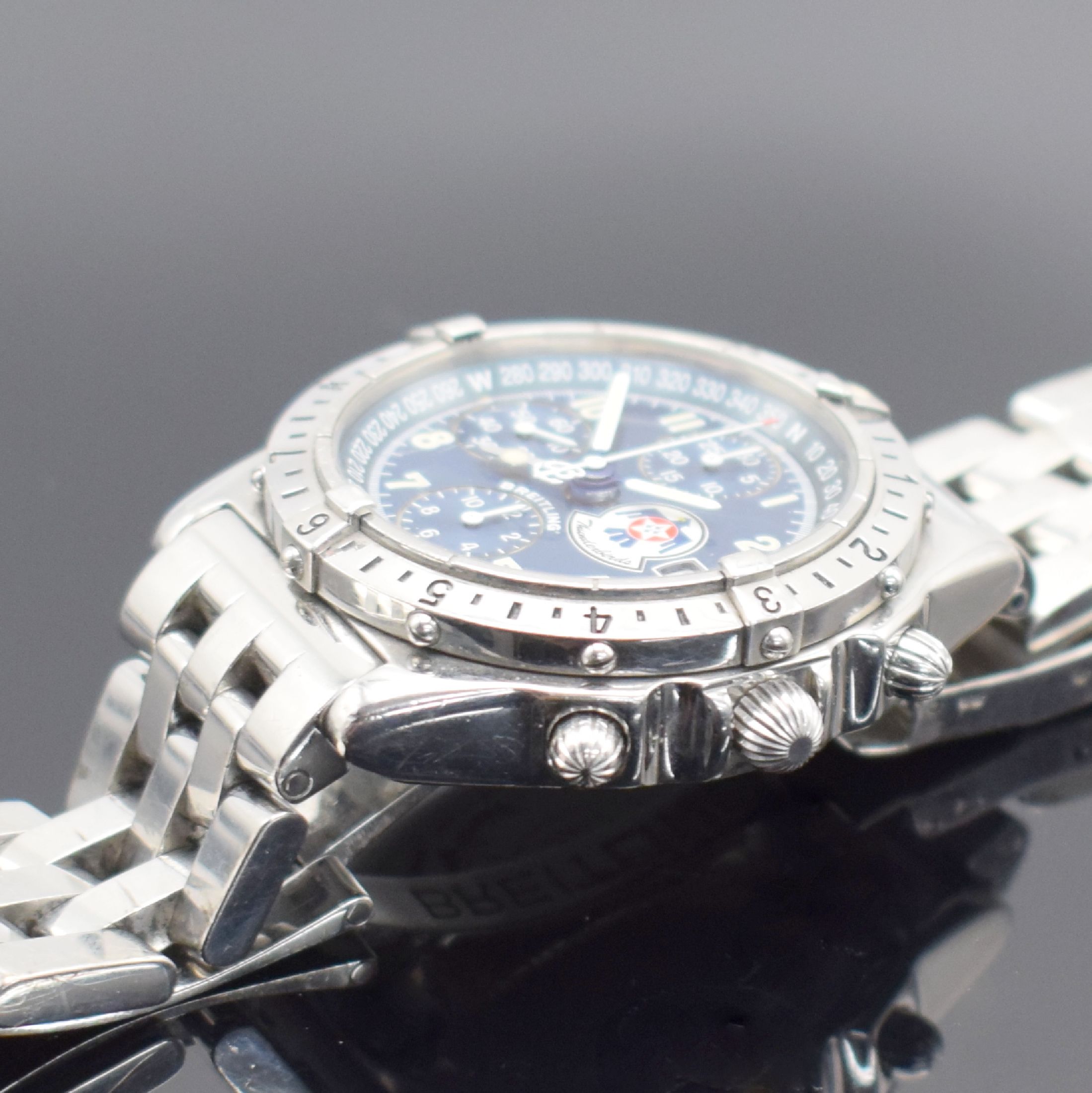 Detail c: BREITLING Chronomat Sondermodell Longitude Thunderbirds auf 1000 Stück limitierte Herrenarmbanduhr mit Chronograph Referenz A20048, Schweiz um 1994, ...
