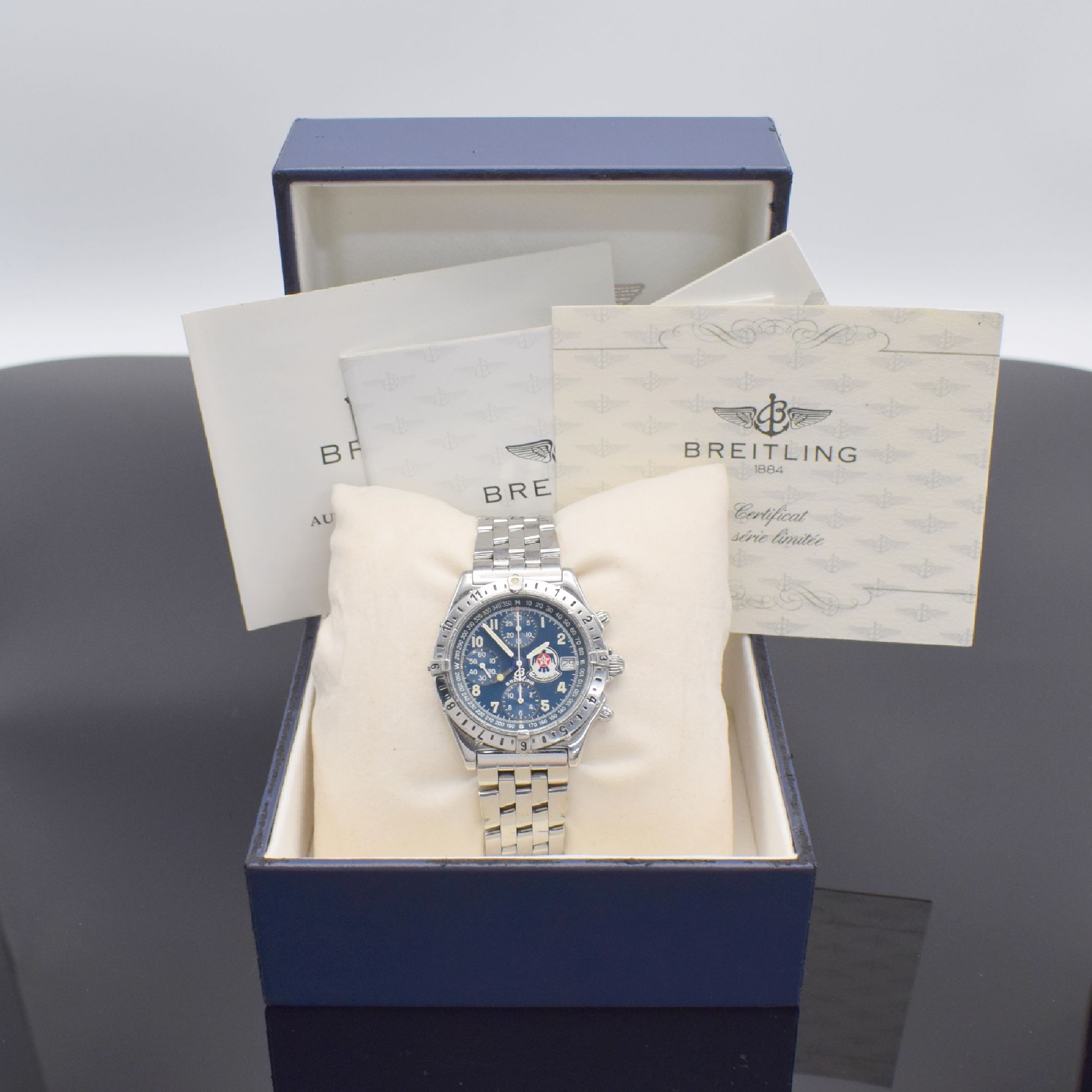 Detail h: BREITLING Chronomat Sondermodell Longitude Thunderbirds auf 1000 Stück limitierte Herrenarmbanduhr mit Chronograph Referenz A20048, Schweiz um 1994, ...