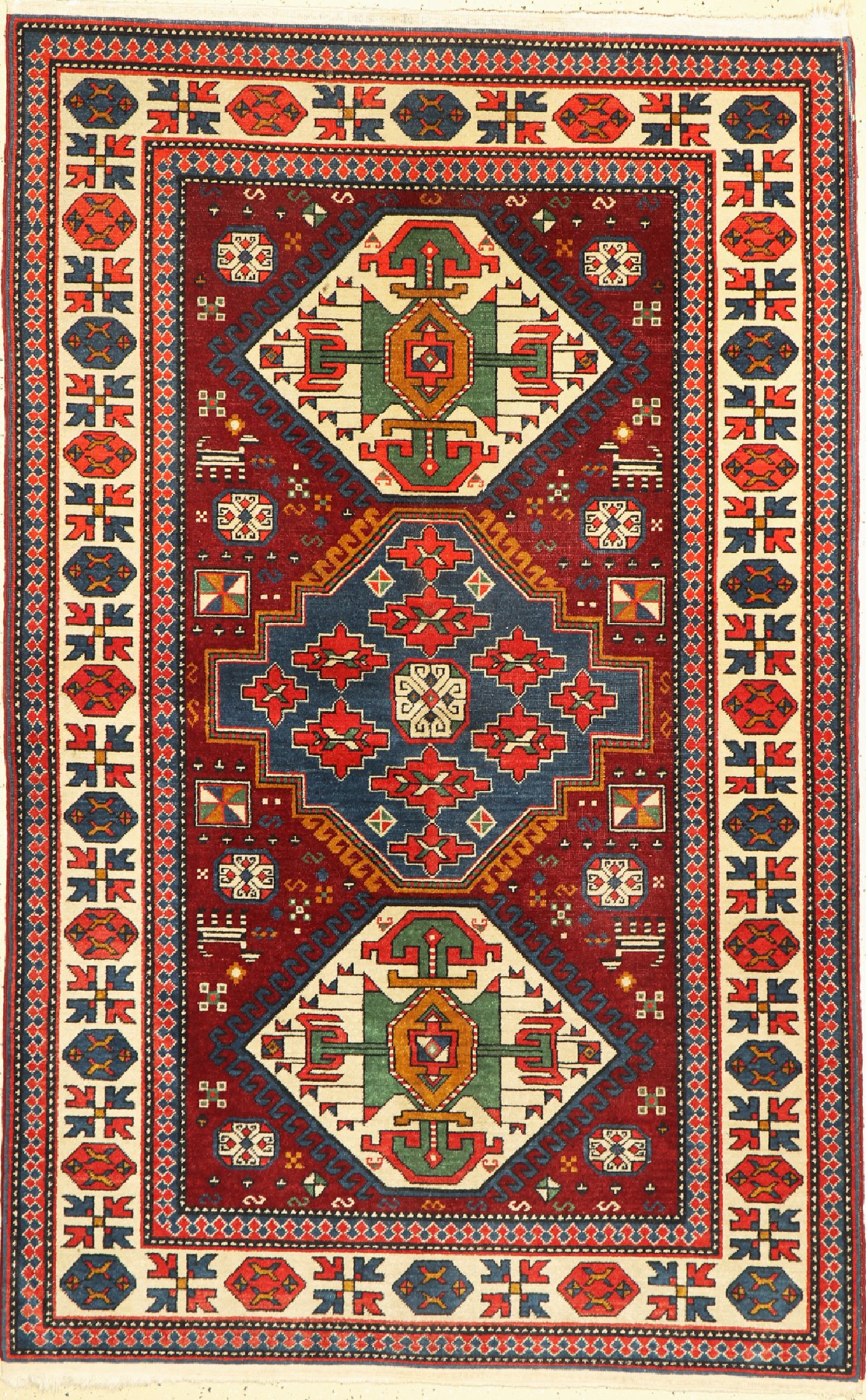 Eriwan, Rußland, ca. 50 Jahre, Wolle auf Baumwolle, ca. 204 x 134 cm, EHZ: 2
