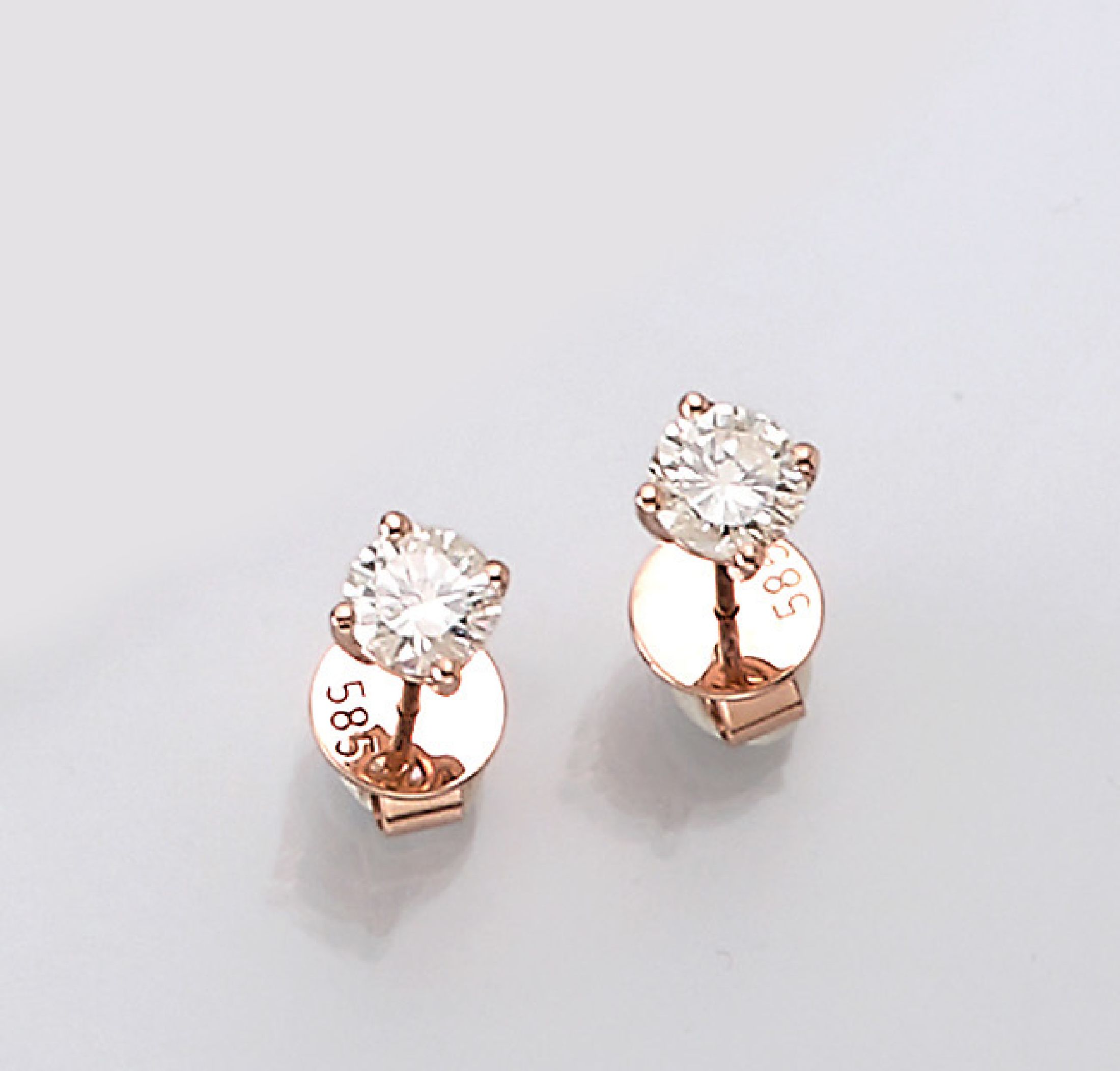 Paar 14 kt Gold Brillant-Ohrstecker, RG 585/000, 2 Altschliffdiamanten zus. ca. 1.07 ct l.get.Weiß/p