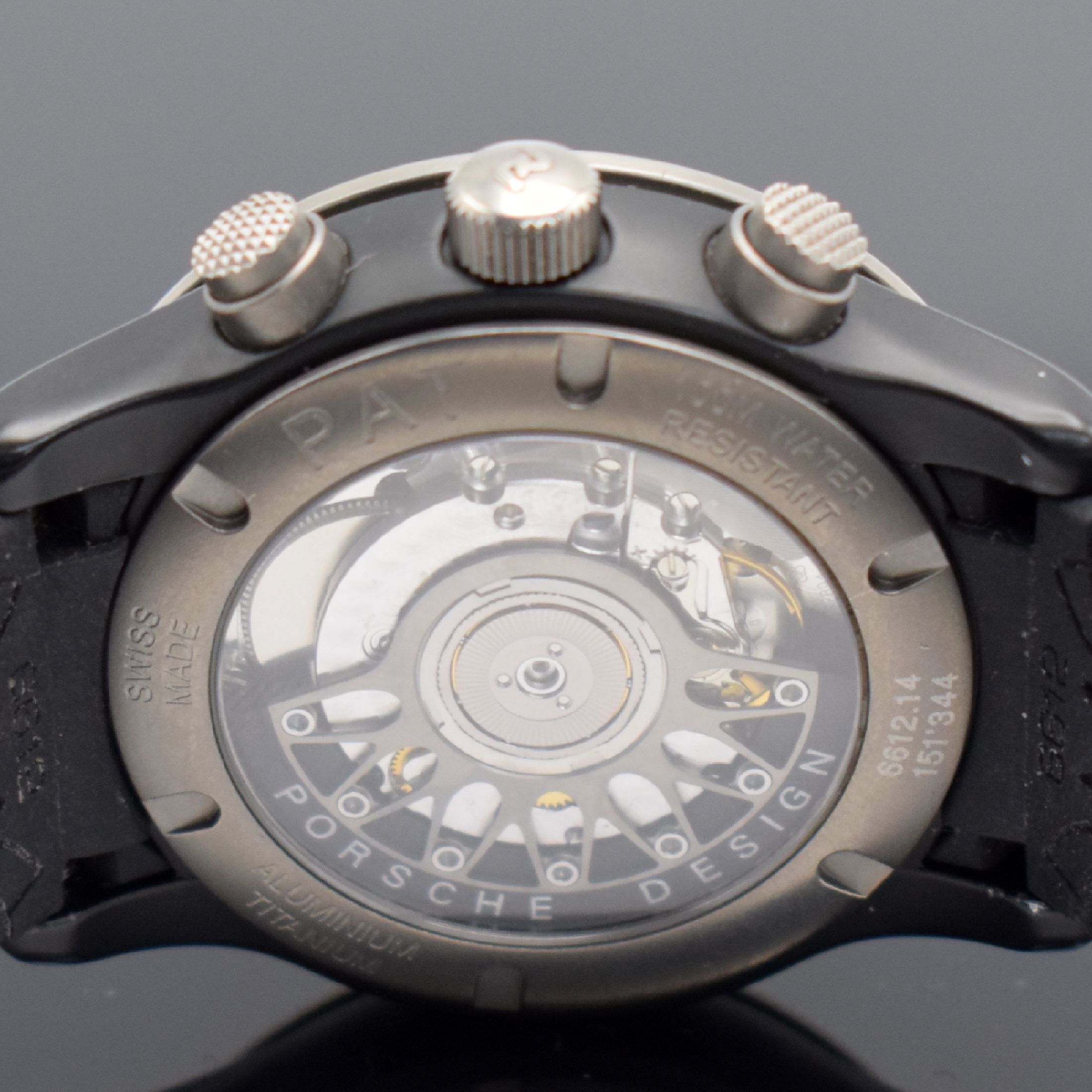 Detail c: PORSCHE DESIGN Armbandchronograph Referenz 6612.14, Schweiz um 2010, Automatik, teils geschwärztes Geh. in Aluminium & Titan, Boden & Krone ...