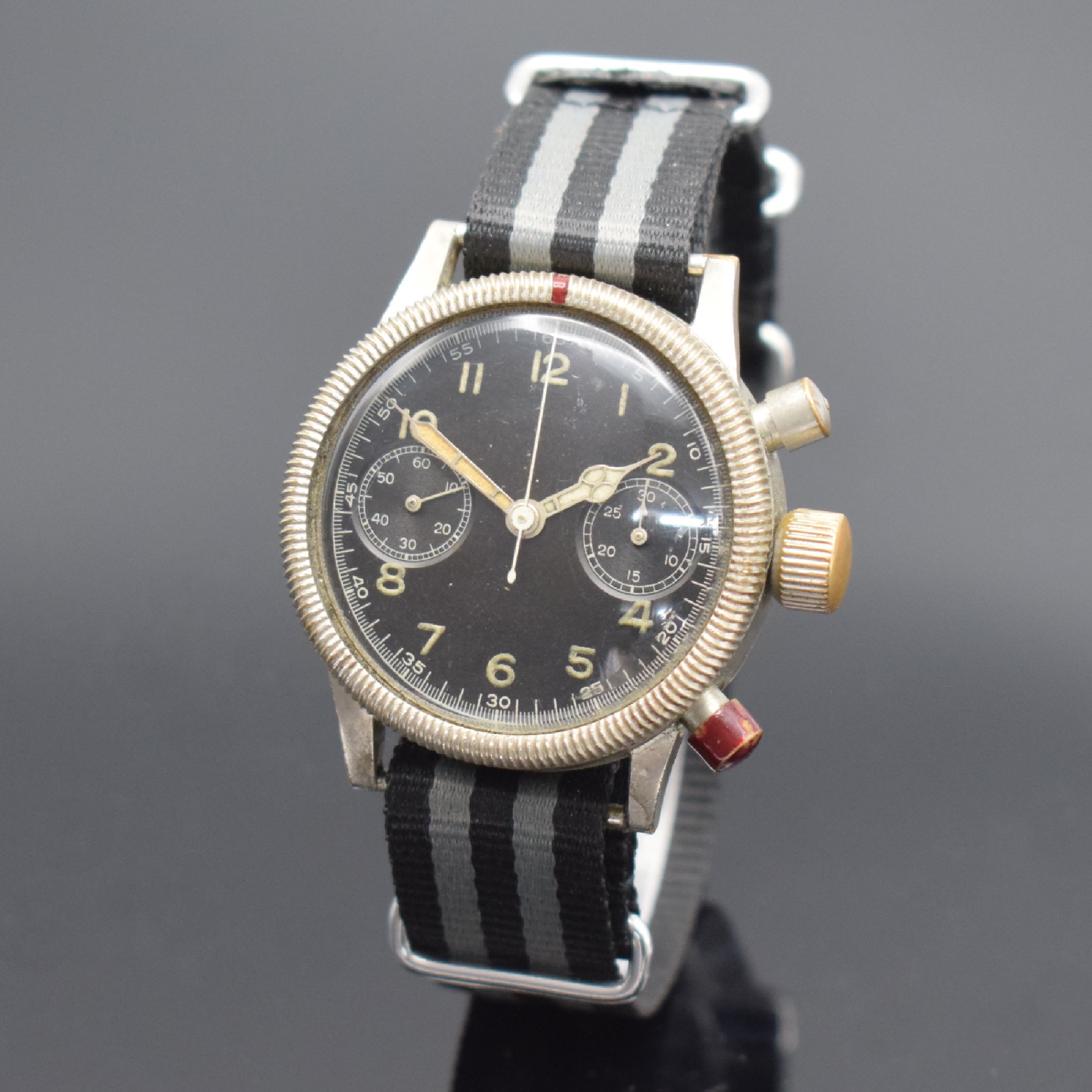 TUTIMA GLASHÜTTE UROFA 59 Flyback- Schaltradchronograph, Deutschland um 1940, vernickeltes Gehäuse m. Drehlünette, Edelstahlboden verschr., orig. ...