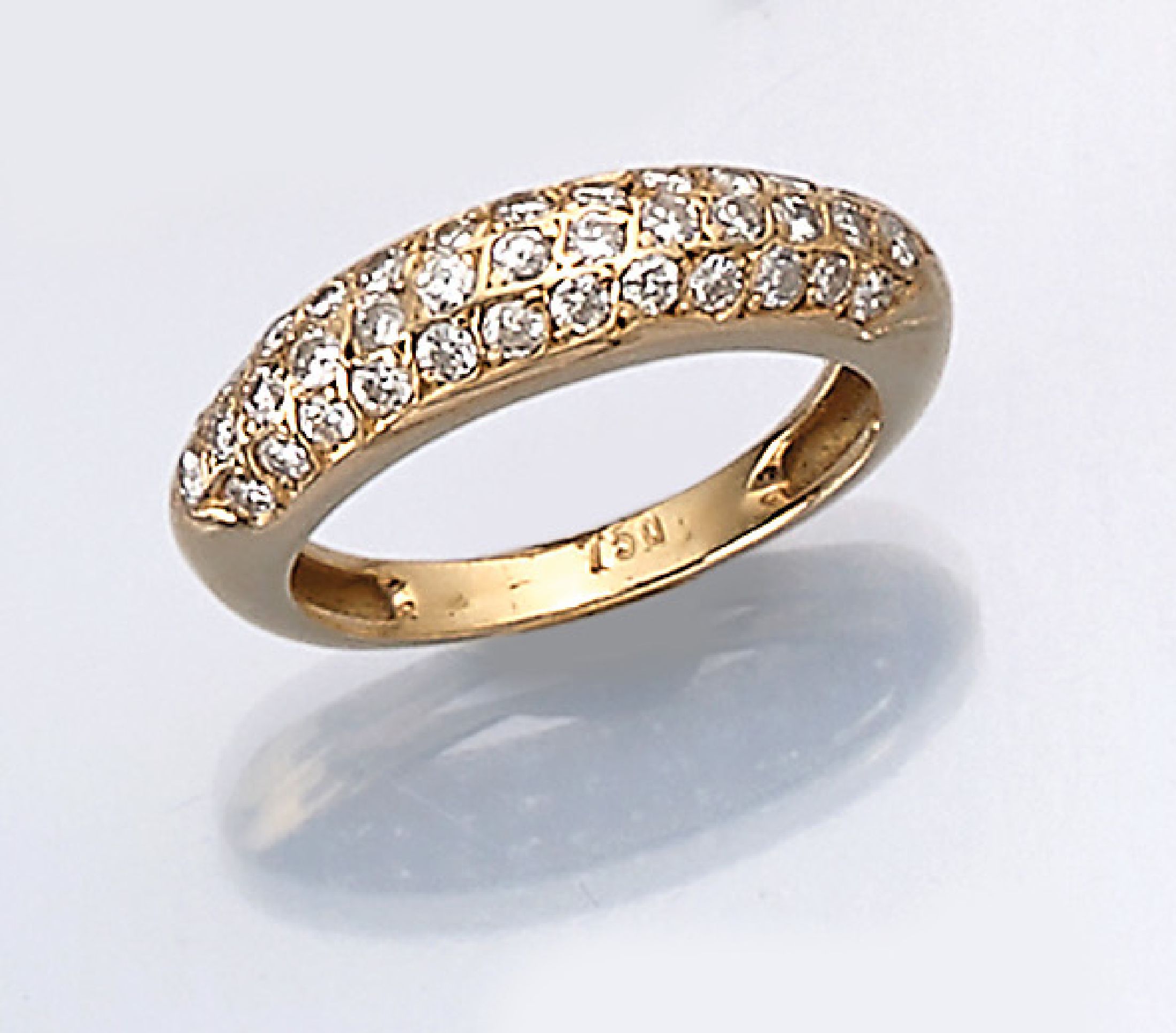 18 kt Gold Brillant-Ring, GG 750/000, 38 Brillanten zus. ca. 1.0 ct feines Weiß-Weiß/vs-si, RW 55, ca. 4.3 g