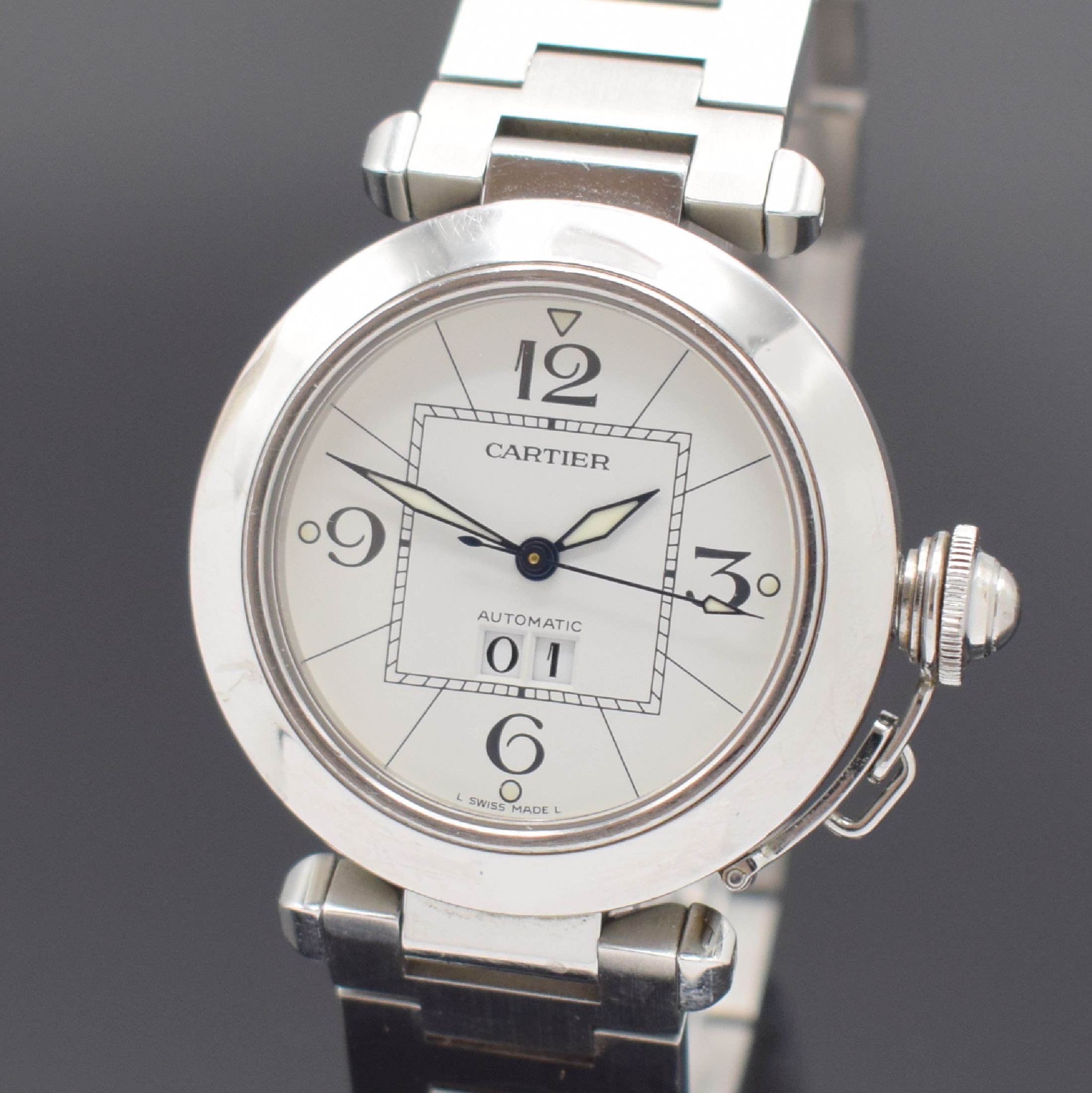 Detail a: CARTIER Pasha C Armbanduhr Referenz 2475 in Stahl, Schweiz um 2003, Automatik, 8-fach verschr. Geh., integr. orig. Stahlband m. dopp. Faltschl., ...