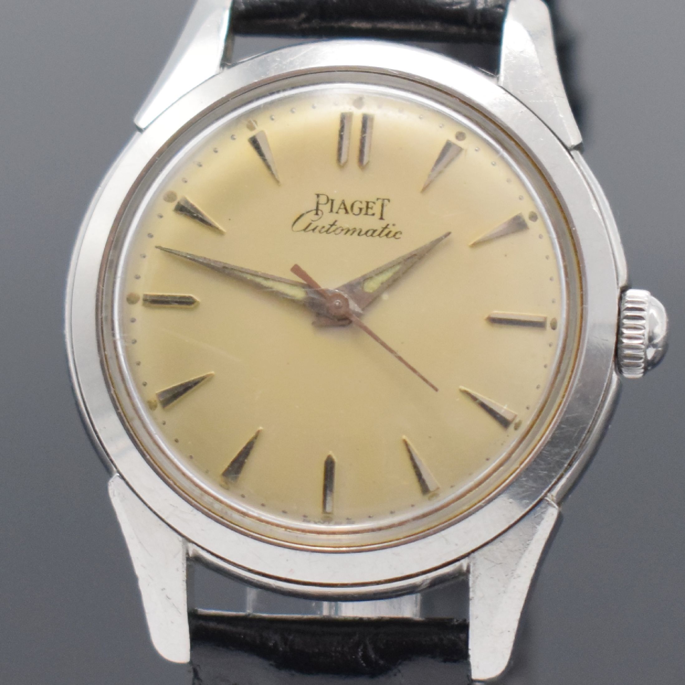 Detail a: PIAGET Automatik Armbanduhr in Stahl, Schweiz um 1955, Automatik, 3-teil. Gehäuse, Boden geschr., Lünette gedr., silb. Zifferbl. pat., aufges. ...