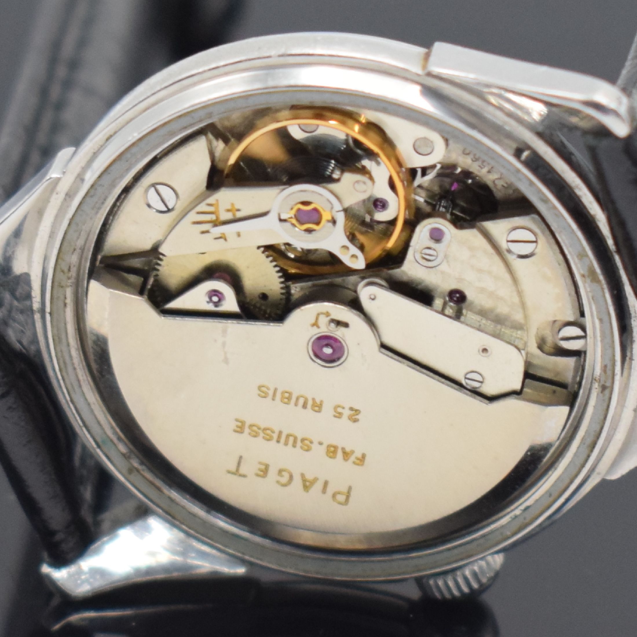 Detail g: PIAGET Automatik Armbanduhr in Stahl, Schweiz um 1955, Automatik, 3-teil. Gehäuse, Boden geschr., Lünette gedr., silb. Zifferbl. pat., aufges. ...