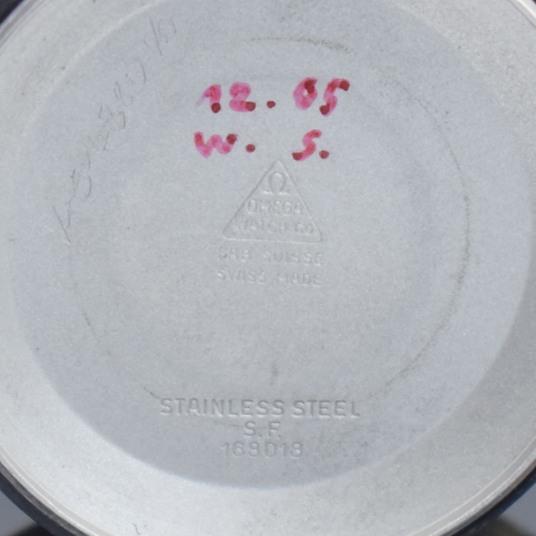 Detail g: OMEGA Chronometer Constellation Herrenarmbanduhr Referenz 168018, Schweiz um 1969, Automatik, Stahlgeh. m. Goldhaube, Boden m. Gold-Plakette geschr., ...