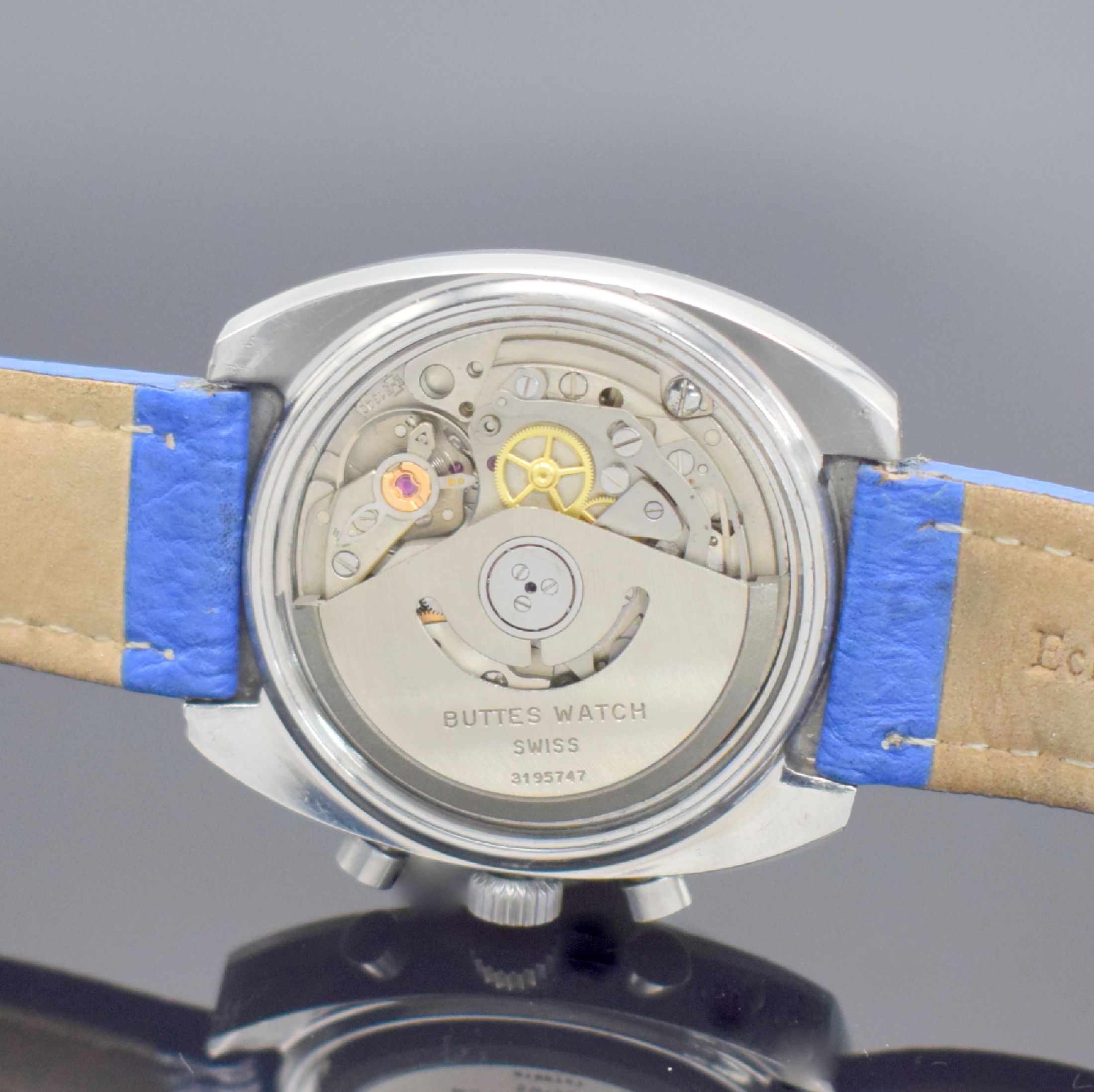 Detail e: BWC Armbandchronograph mit Kal. Lemania 1340, Schweiz um 1970, Automatik, tonneauförmiges Edelstahlgeh., Boden geschr., ausgefall. 2- farb. ...