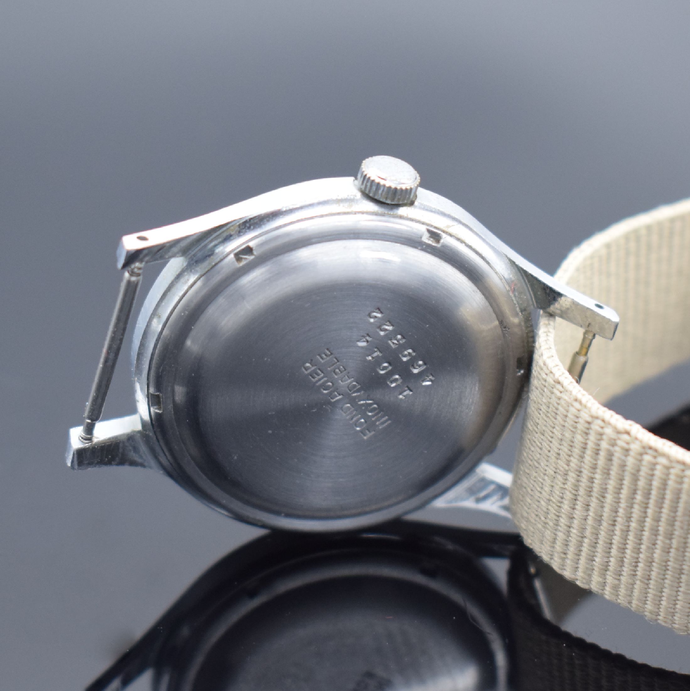 Detail c: SILVANA Armbanduhr, Schweiz 1950er Jahre, Hammerautomatik, verchr. Geh., Stahlboden verschr., silb. Duoton-Zifferbl. m. röm. Leuchtzahlen, gebl. ...