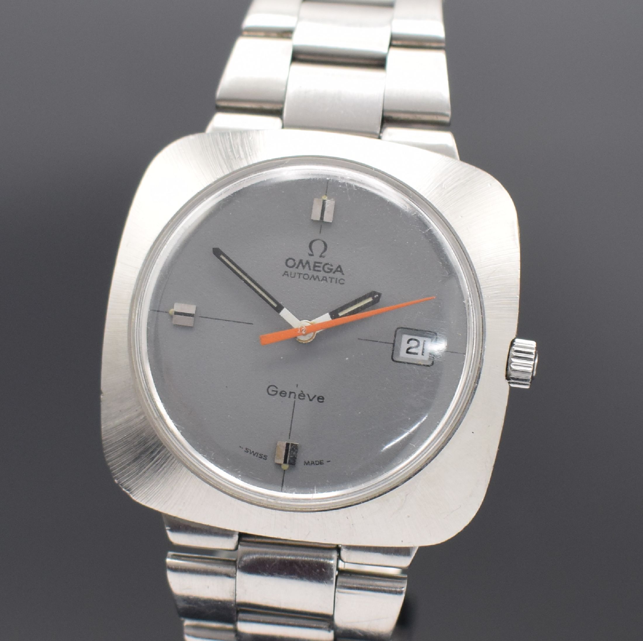 Detail a: OMEGA Geneve Herrenarmbanduhr in Stahl, Schweiz 1960er Jahre, Automatik, Monocoque- Geh. inkl. orig. Gliederband m. Faltschl., graues Zifferbl. m. ...