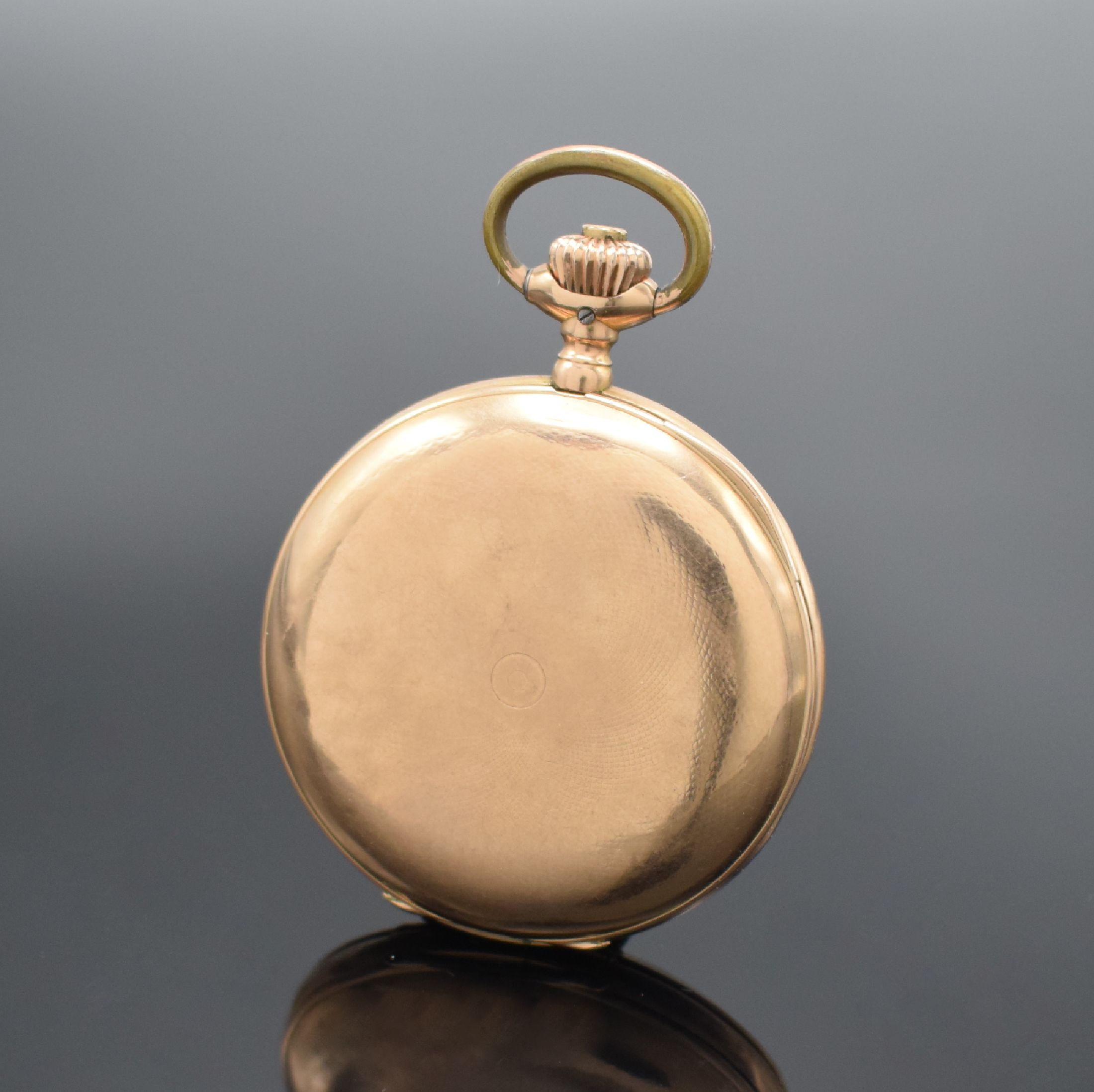 Detail c: IWC Herrensavonette in RG 585/000, Schweiz um 1905, guill. 2 Deckel Goldgeh. dell., Sprungdeckel m. Monogrammspiegel, Metallcuvette, Emailzifferbl. ...