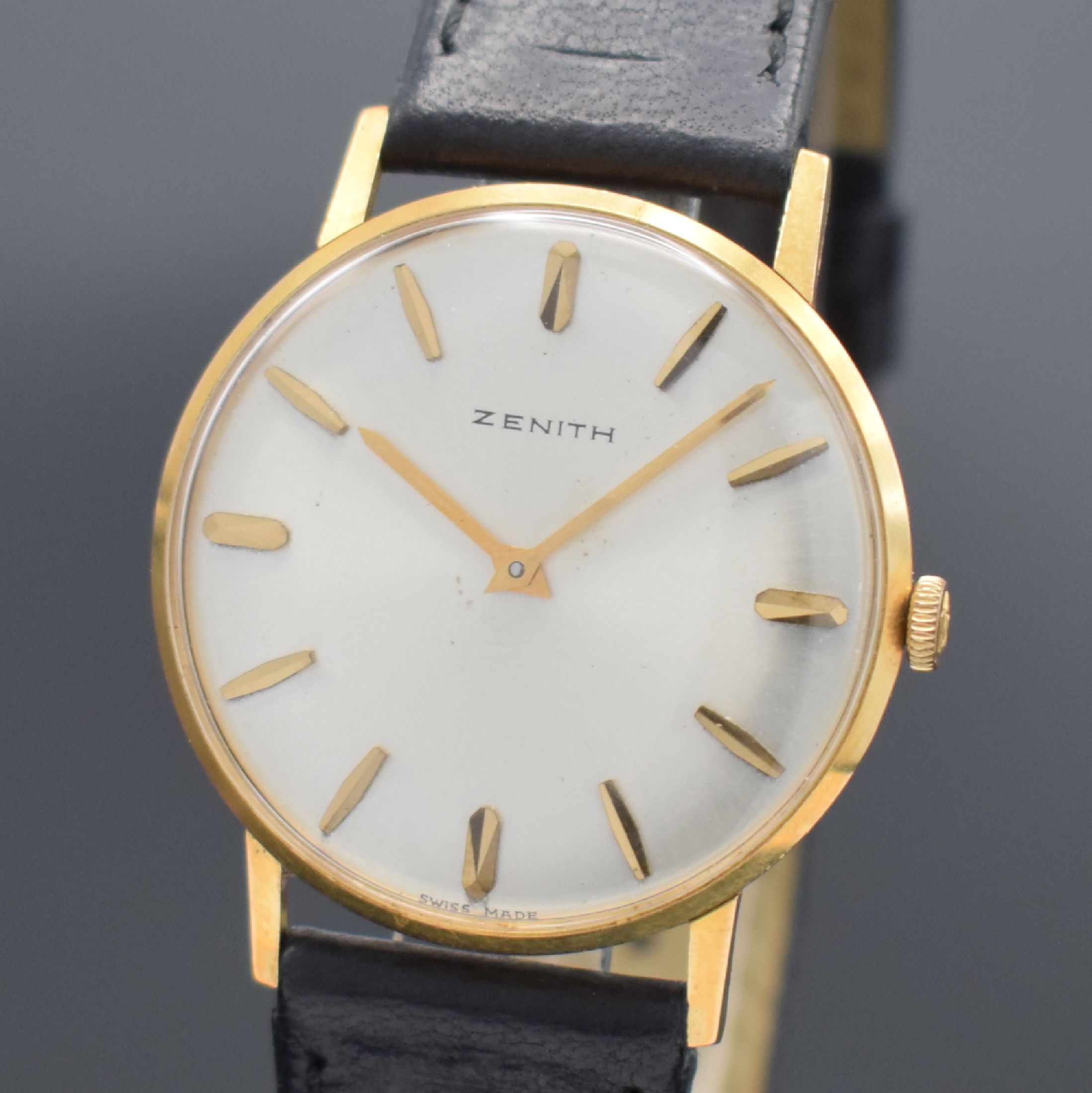 Detail a: ZENITH Herrenarmbanduhr in Roségold 750/000, Handaufzug, Schweiz um 1970, Boden & Glasrand aufgedr., vers. Zifferbl. m. aufgel. Indizes l. fl., Anz. ...