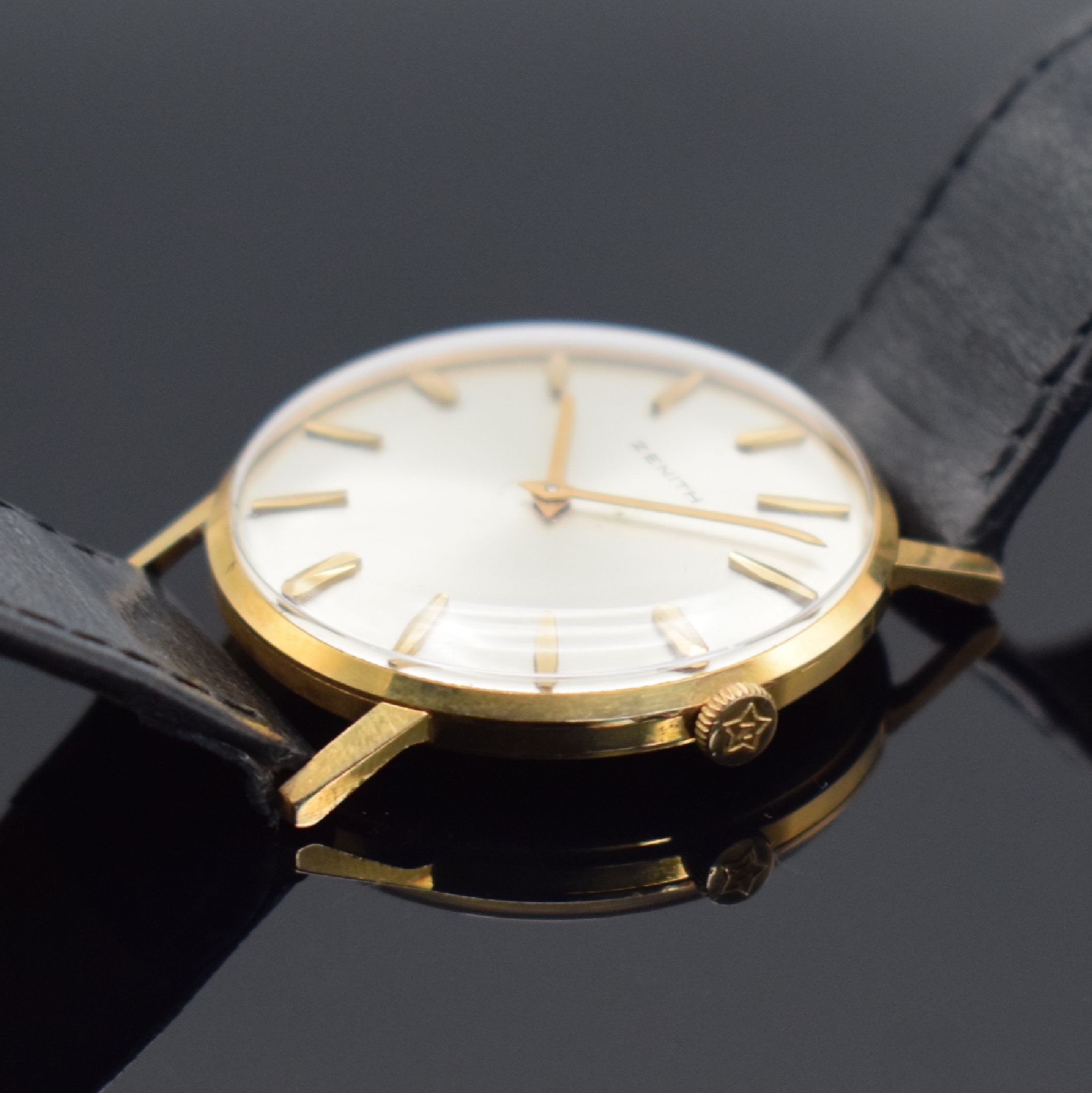 Detail b: ZENITH Herrenarmbanduhr in Roségold 750/000, Handaufzug, Schweiz um 1970, Boden & Glasrand aufgedr., vers. Zifferbl. m. aufgel. Indizes l. fl., Anz. ...