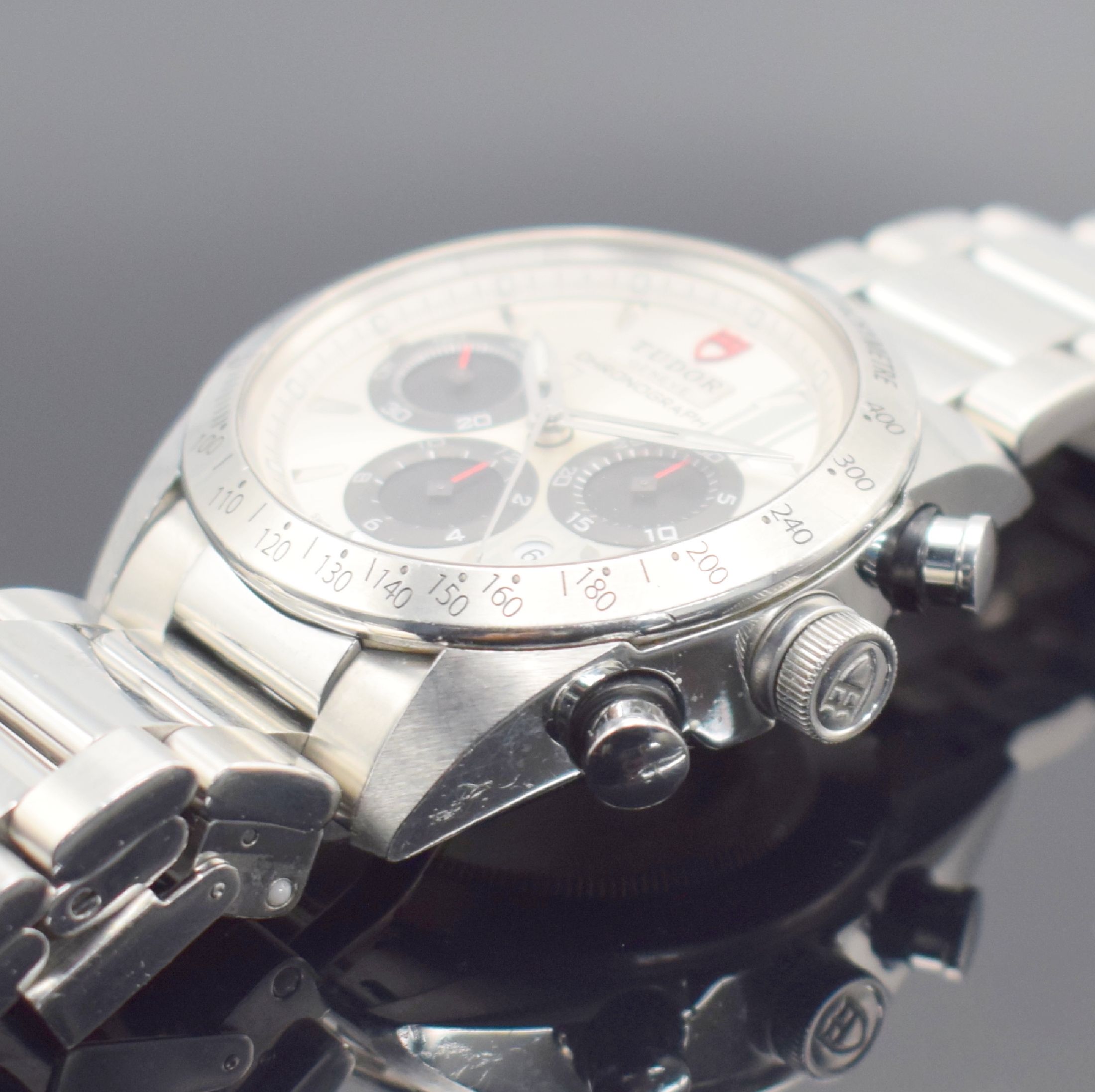 Detail d: TUDOR Armbandchronograph Fastrider Referenz 42000, Automatik, LC 100, Edelstahlgeh. inkl. Gliederband m. Faltschl., Boden & Krone verschr., Lünette ...