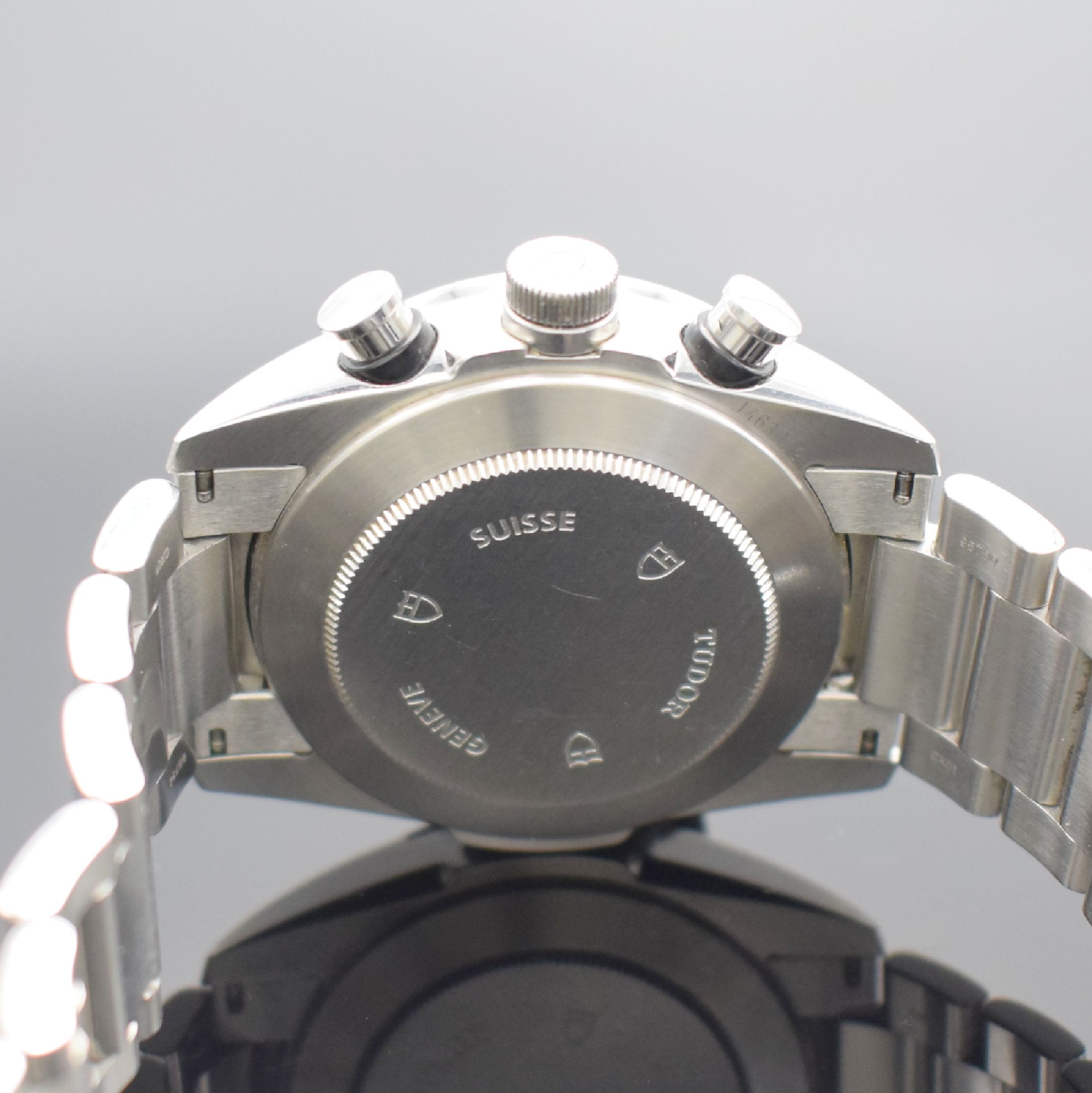 Detail e: TUDOR Armbandchronograph Fastrider Referenz 42000, Automatik, LC 100, Edelstahlgeh. inkl. Gliederband m. Faltschl., Boden & Krone verschr., Lünette ...