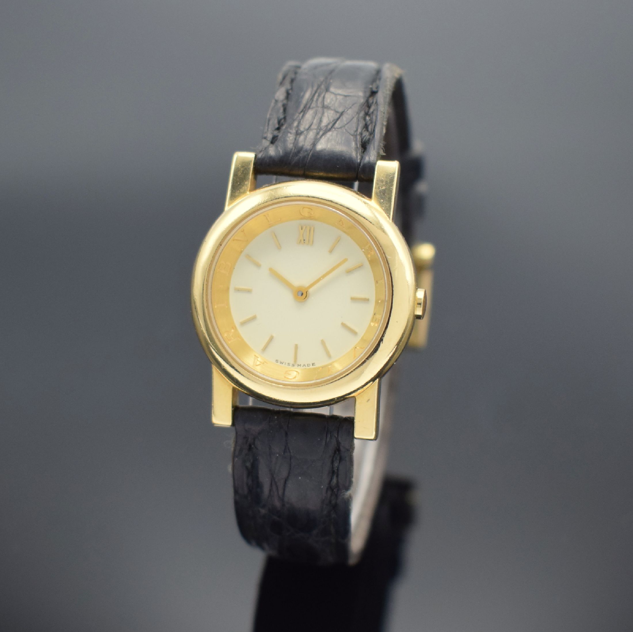 BULGARI Damenarmbanduhr Linie Amphietheater in GG 750/000 Referenz AT2GL, Schweiz um 2000, massives Goldgehäuse im Design eines Amphitheaters inkl. ...