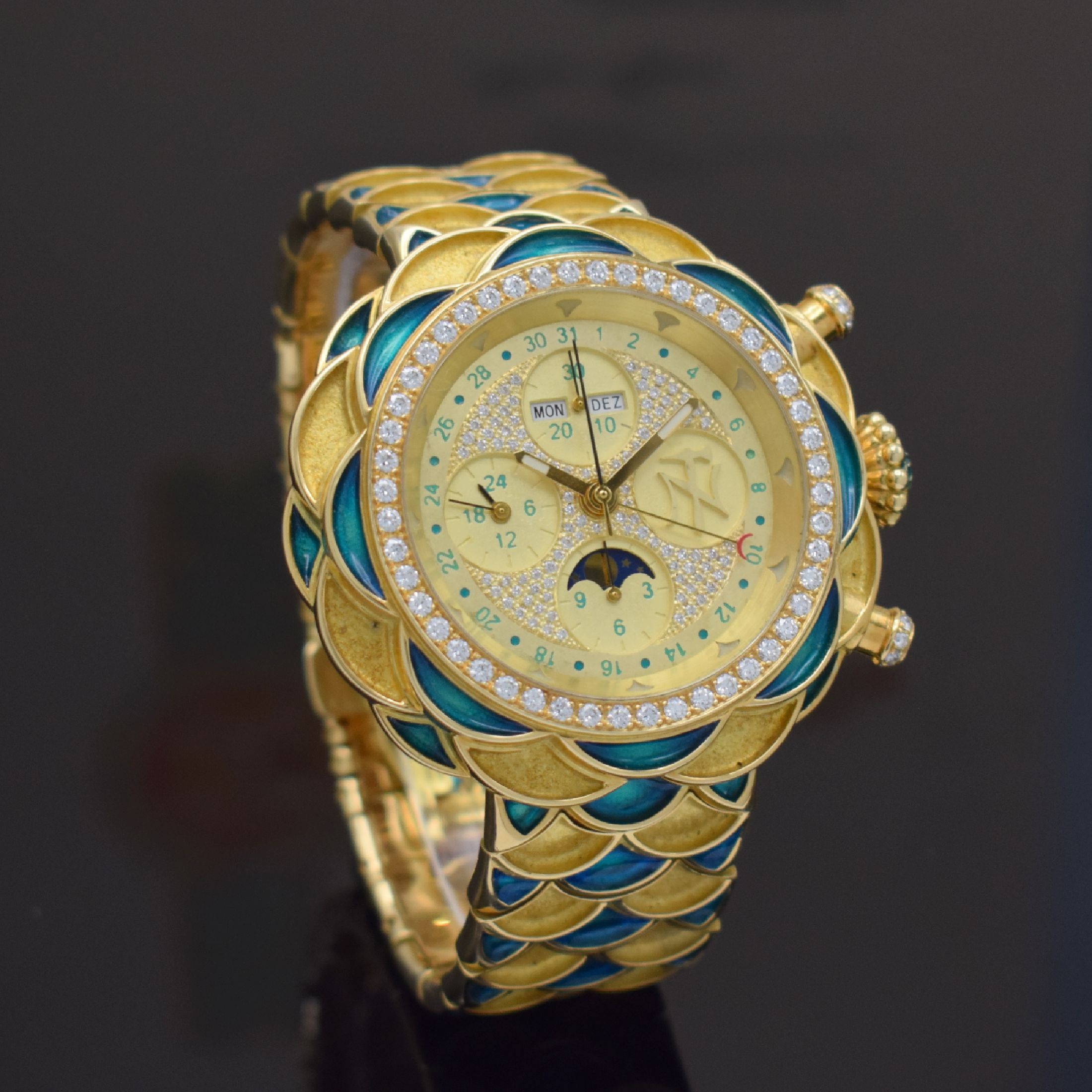 Detail d: NIKLAUS TWERENBOLD einzigartiger Armbandchronograph in GG 750/000 mit Vollkalenderanzeige, Schweiz 2008, Automatik, massives Goldgeh. inkl. ...