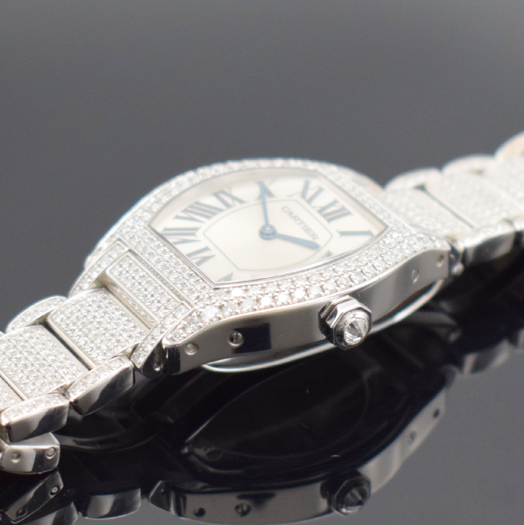 Detail e: CARTIER hochfeine & seltene Damenarmbanduhr Serie Tortue in WG 750/000 an Gliederband mit original Brillantbesatz Referenz WA5049MC, Handaufzug, ...