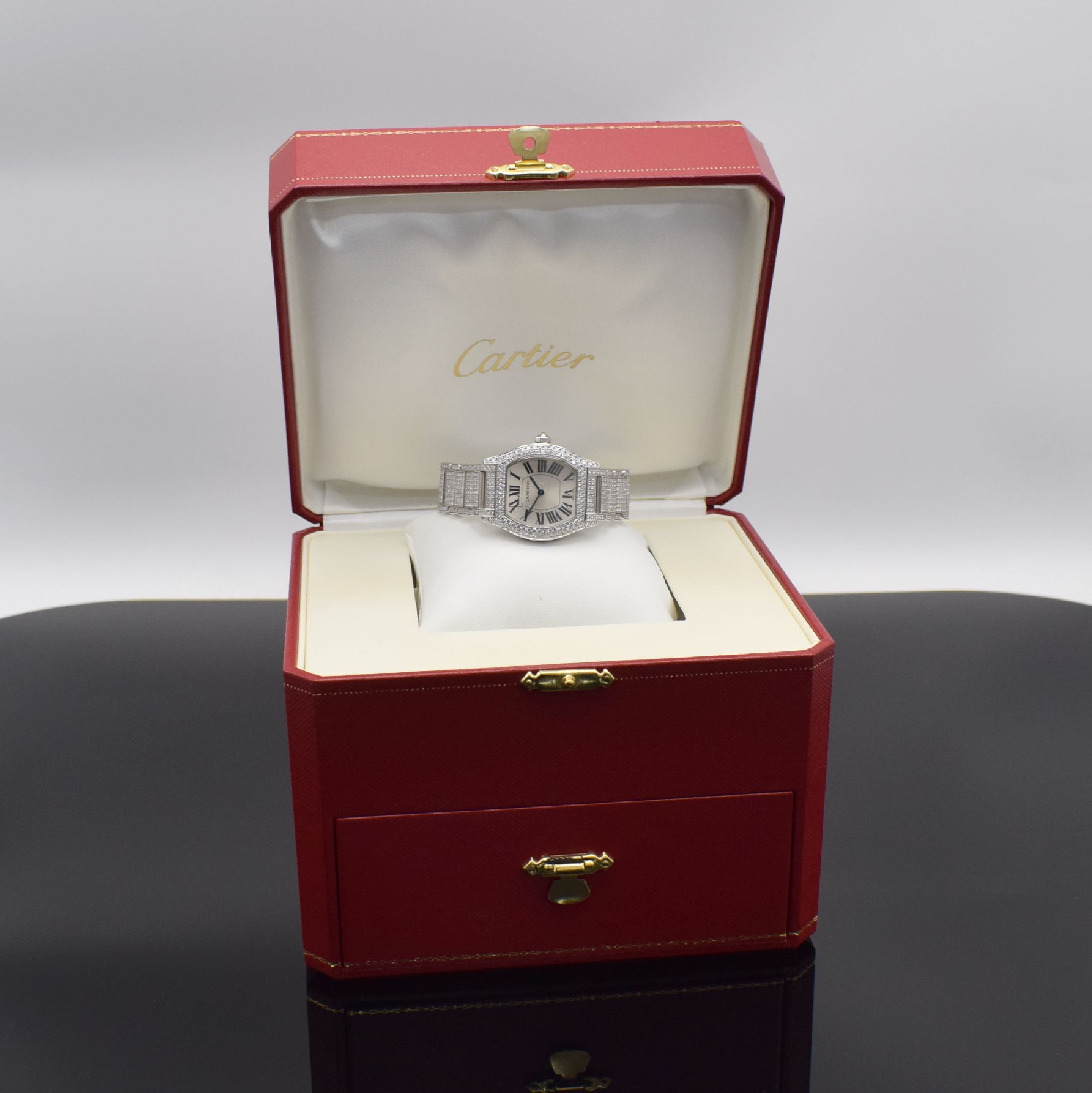Detail i: CARTIER hochfeine & seltene Damenarmbanduhr Serie Tortue in WG 750/000 an Gliederband mit original Brillantbesatz Referenz WA5049MC, Handaufzug, ...