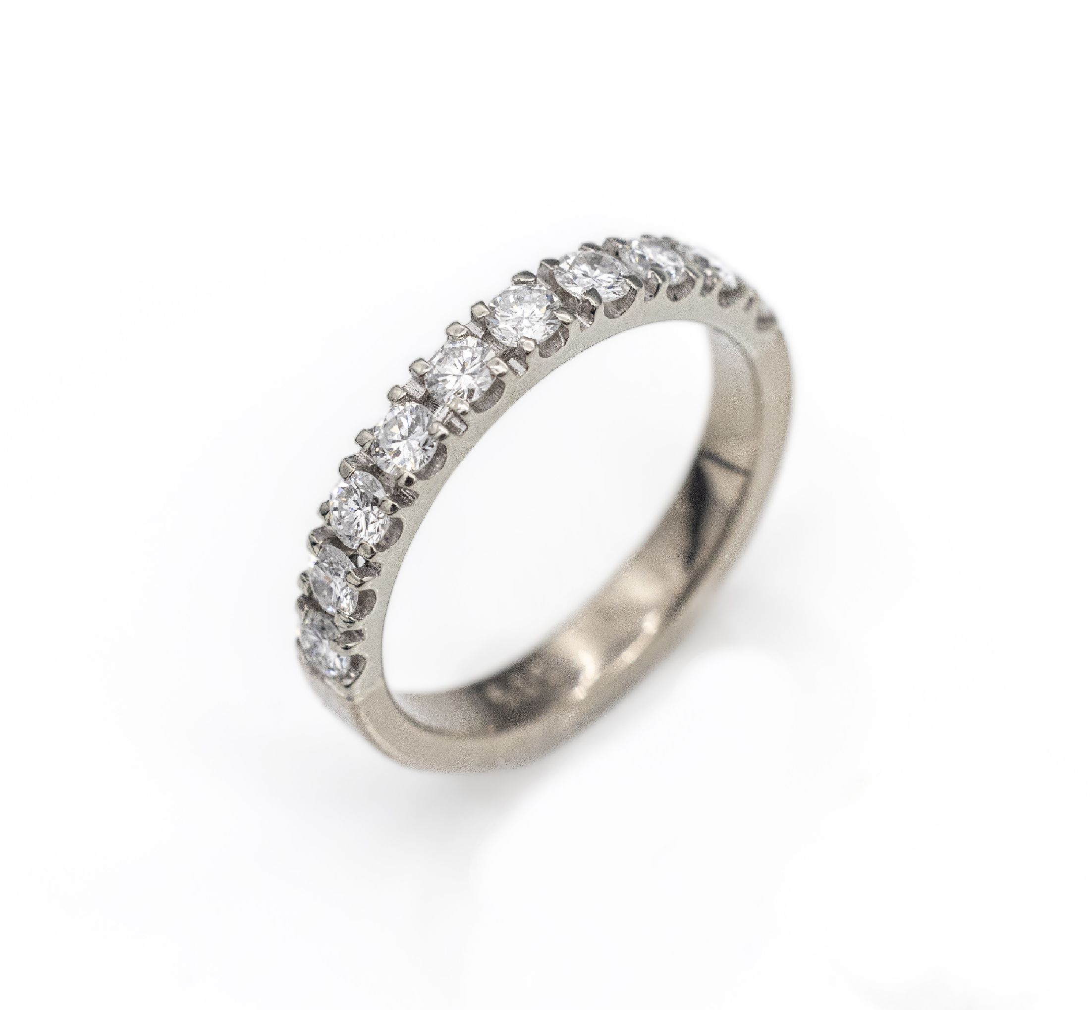 14 kt Gold Brillant-Halbmemoryring, GG 585/000, 10 Brillanten zus. ca. 0.70 ct Weiß/si, ca. 3.8 g, RW 54