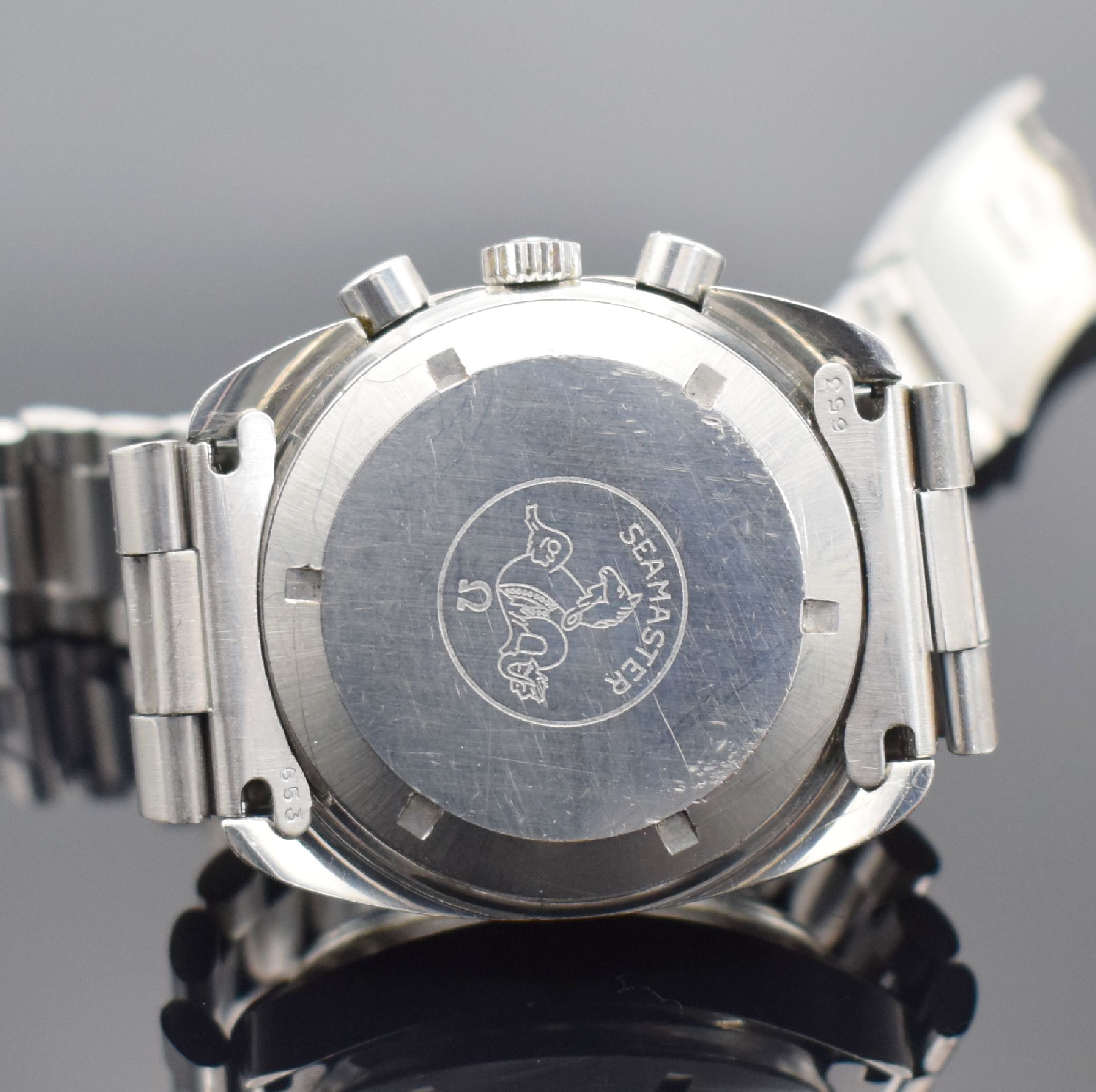 Detail d: OMEGA Seamaster Armbandchronograph, Schweiz um 1972, Ref. 176.007, Automatik, Edelstahlgeh. inkl. orig. Gliederband m. Faltschl., Boden m. ...