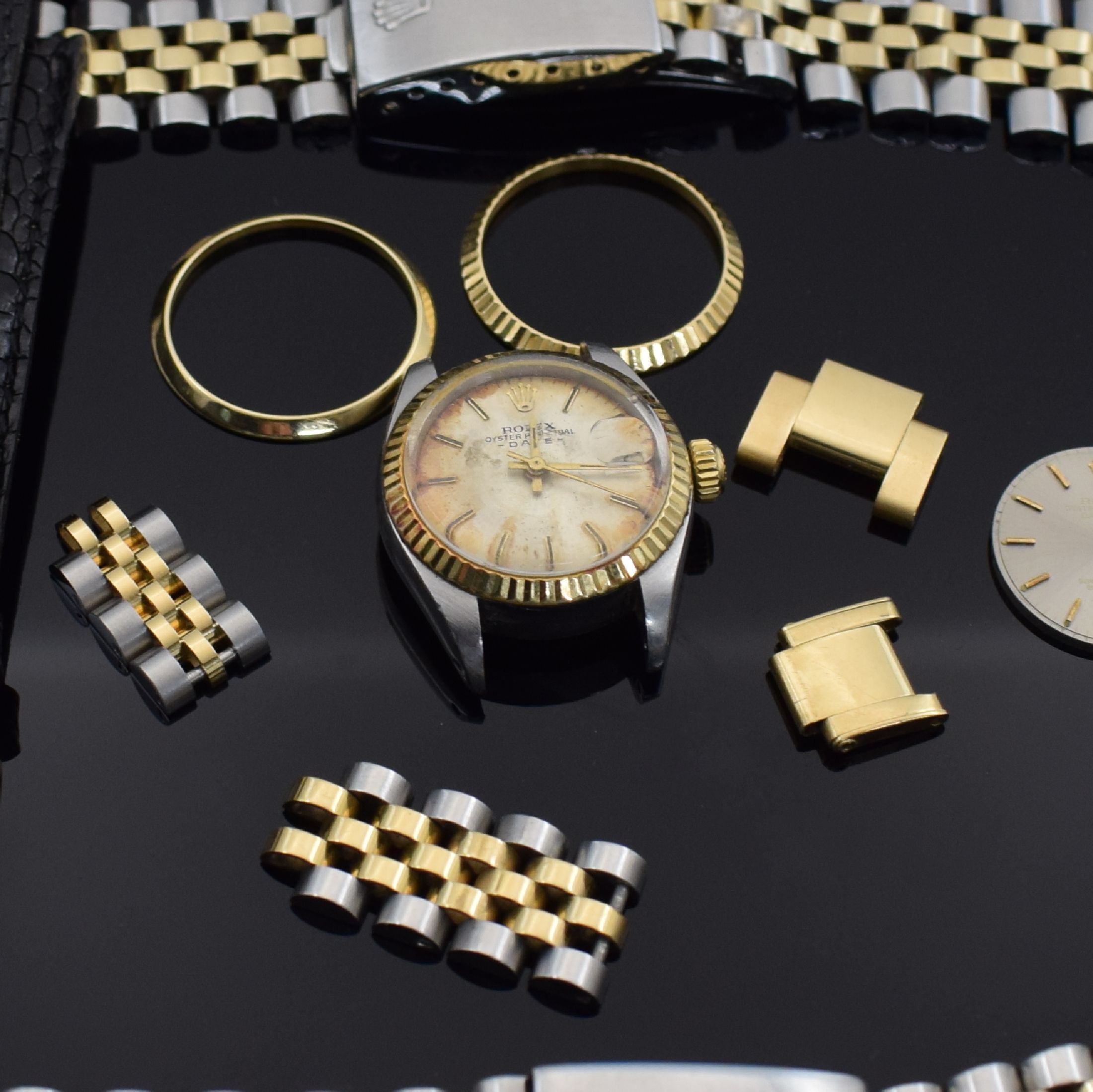 Detail a: ROLEX großes Konvolut, Schweiz aus verschiedenen Zeiten, 1) 2 Bandelemente in GG 750/000 (1x Ohne Stift, 1x Ohne Schraube), B. ca. 12 & 16 mm, 3 ...