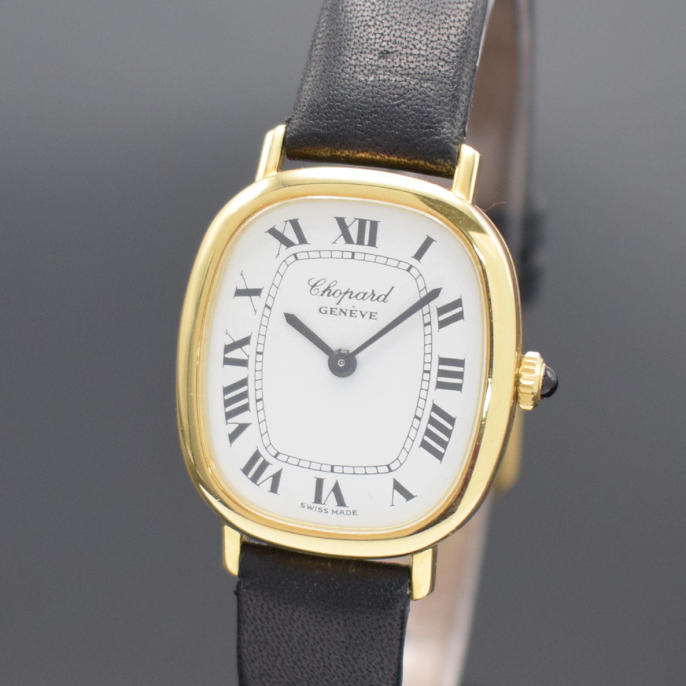 Detail a: CHOPARD Damenarmbanduhr in GG 750/000, Schweiz um 1990, Handaufzug, Ref. 5091, Boden 4-fach verschr., Schmuckkrone, weißes Zifferbl. m. röm. ...