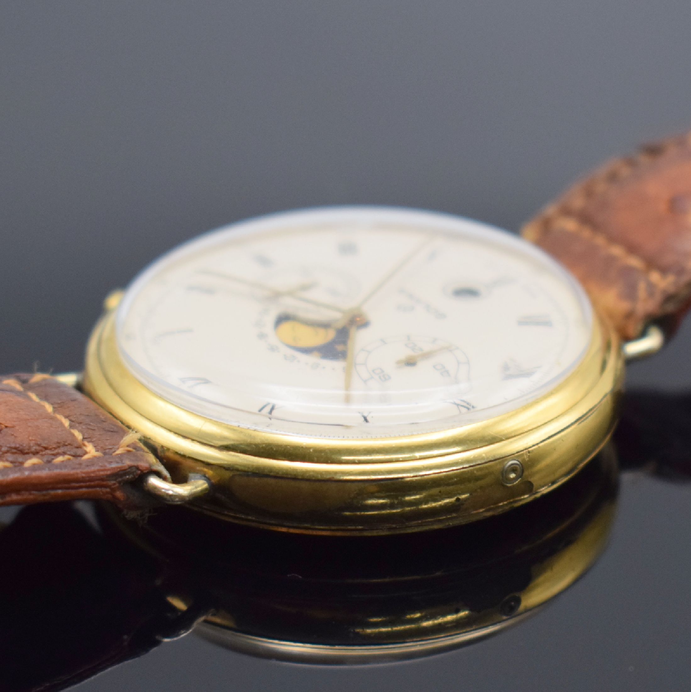 Detail b: GOLANA große Herrenarmbanduhr mit Chronograph & Mondphase, Schweiz um 1980, Handaufzug, verg. Geh. & gedr. Boden besch., Korrekturdr. f. Mondphase ...