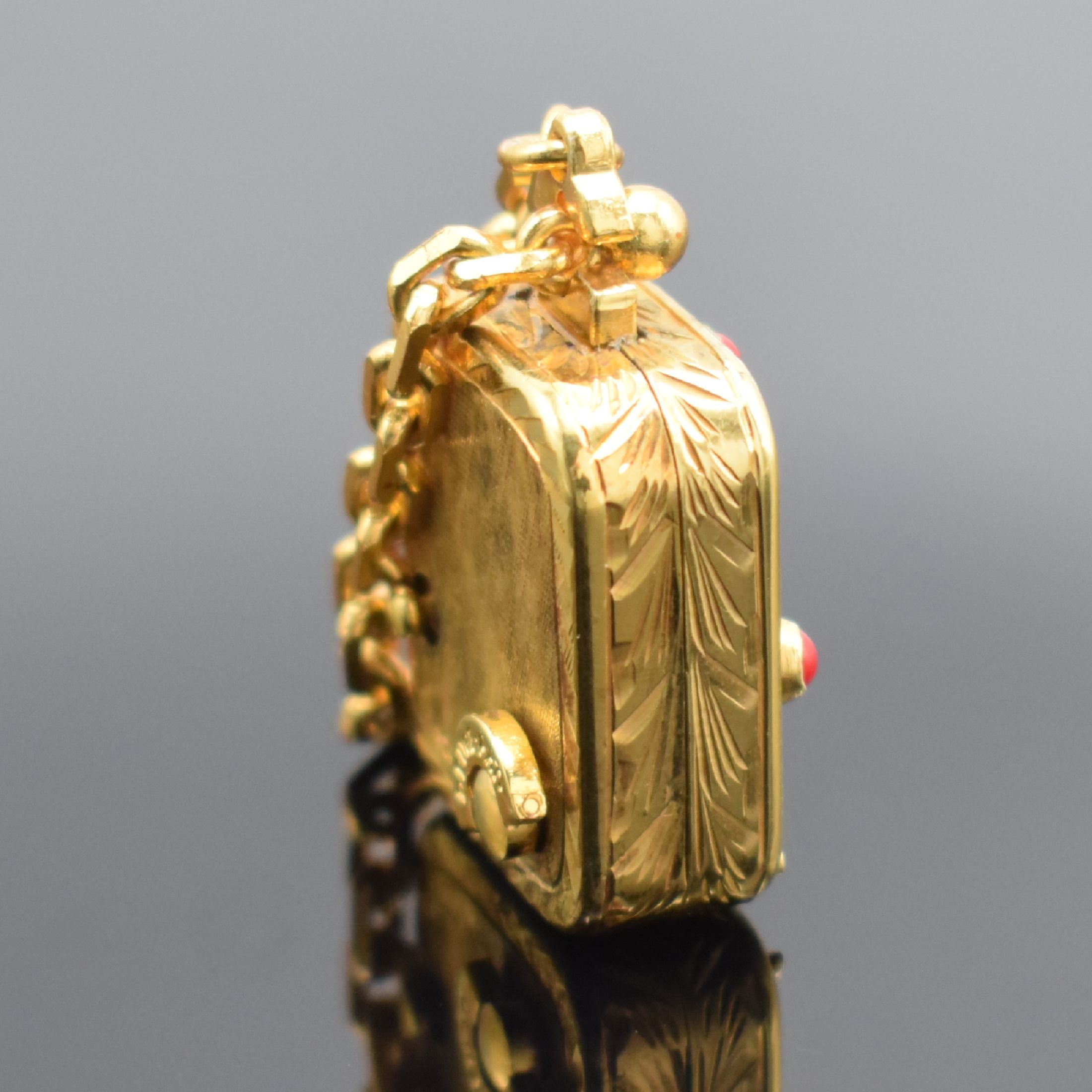 Detail a: REUGE vergoldete Miniaturspieluhr mit Kette, Schweiz um 1950, Melodie "Ich hab getanzt heut Nacht", gedr., floral verz. & m. Schmucksteinen ...