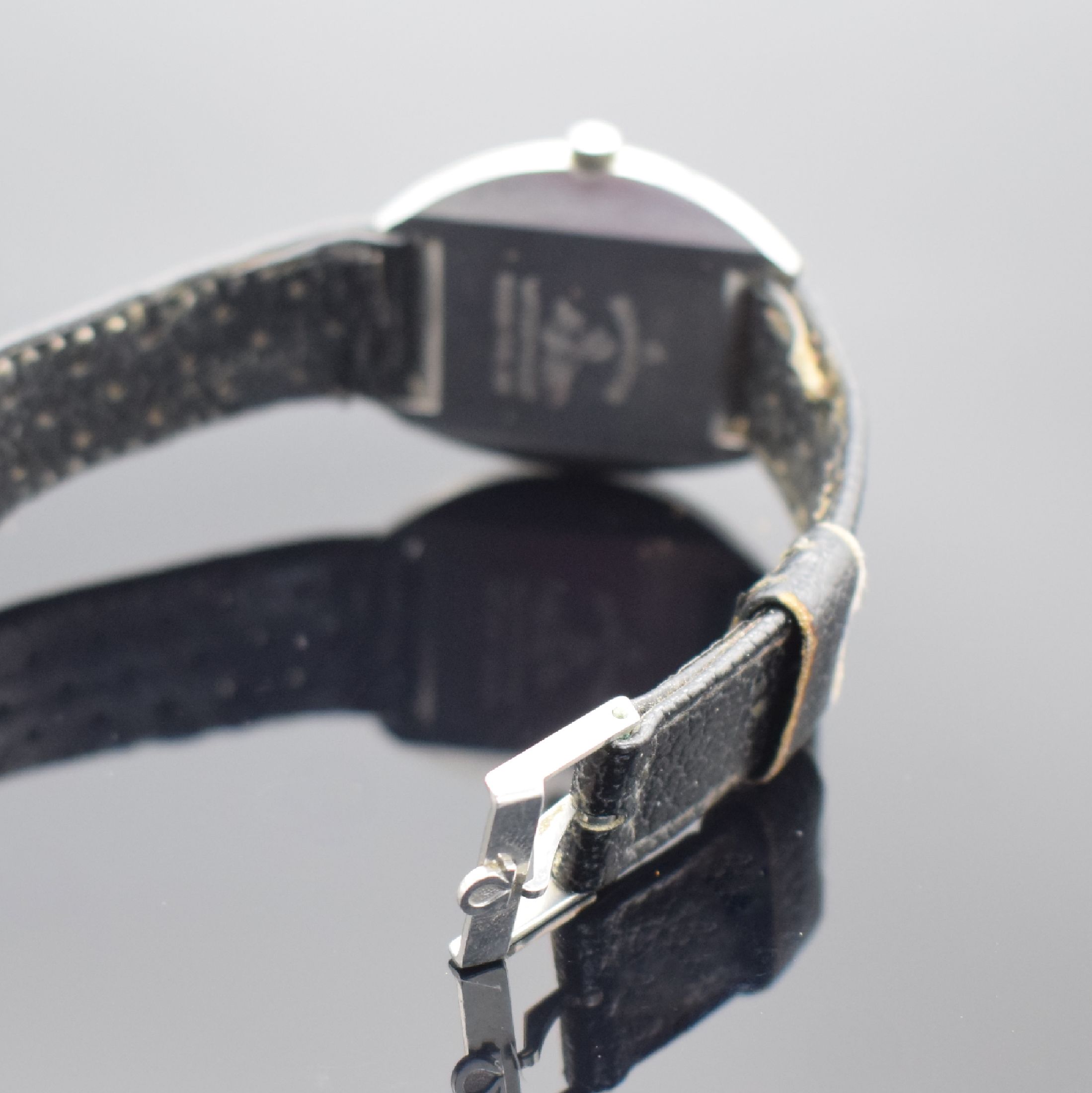 Detail b: OMEGA Seamaster Cosmic Herrenarmbanduhr Referenz 166026, Schweiz um 1969, Automatik, Monocoque-Geh. in Edelstahl, Lederband m. orig. Dornschl., get. ...