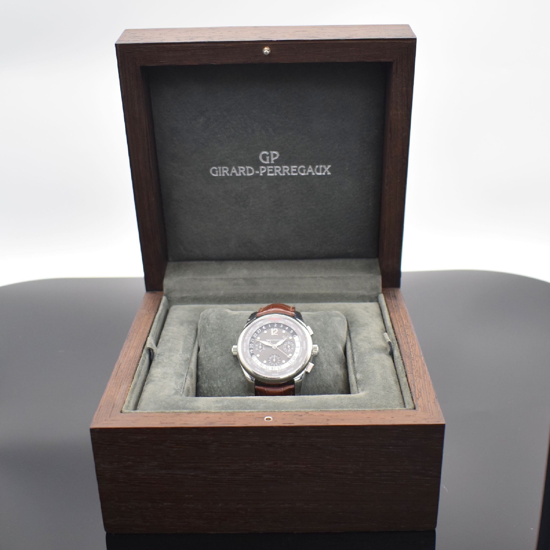 Detail h: GIRARD PERREGAUX seltene, auf 50 Stück limitierter Armbandchronograph WW.TC Switzerland Referenz 49800, Automatik, Edelstahlgeh. inkl. orig. ...