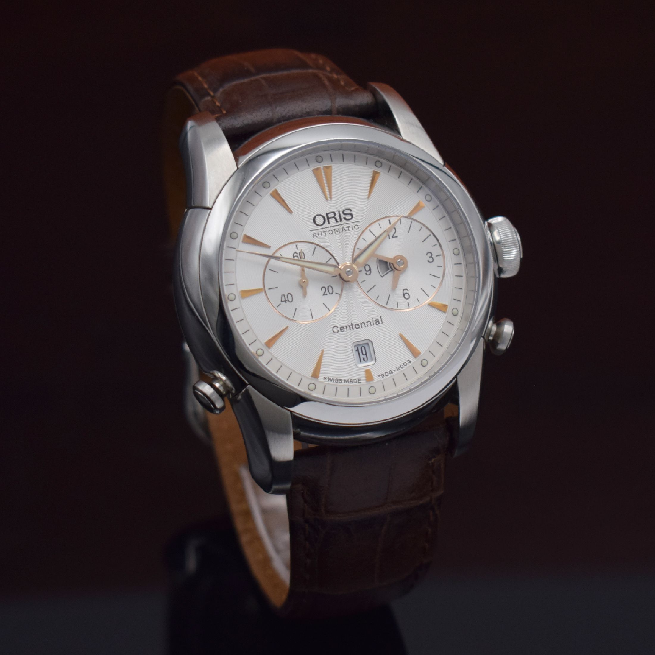 Detail d: ORIS limitierte Armbanduhr Centennial Artelier Worldtimer 1904 mit 2-Zeitzonen Referenz 690 1904 40 51, Schweiz um 2004, Automatik, beids. vergl. ...