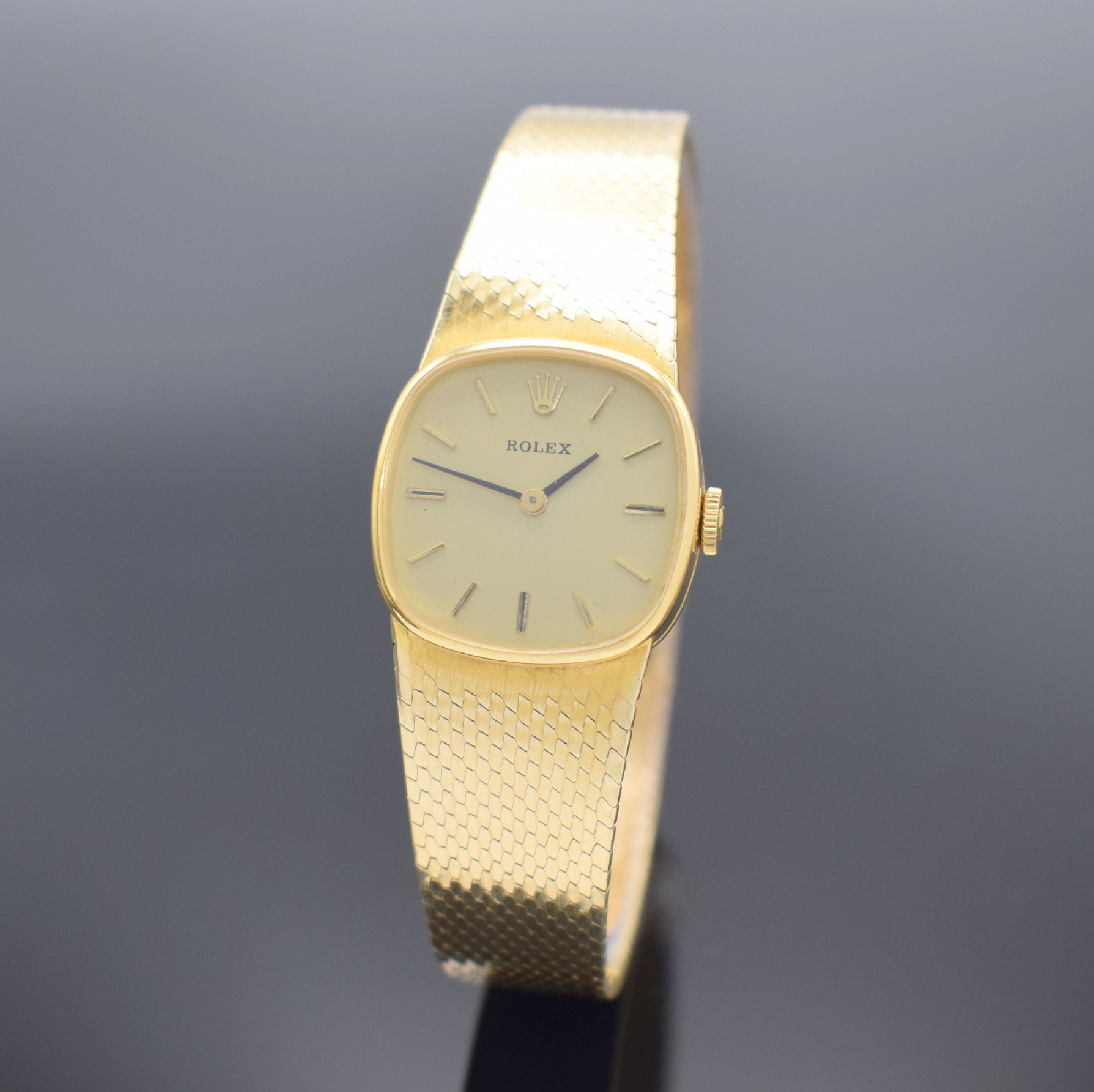 ROLEX Damenarmbanduhr in GG 750/000, Handaufzug, Schweiz um 1966, neutrales GG 750/000 Milanaiseband, Boden aufgedr., gold. Zifferbl. m. aufgel. ...