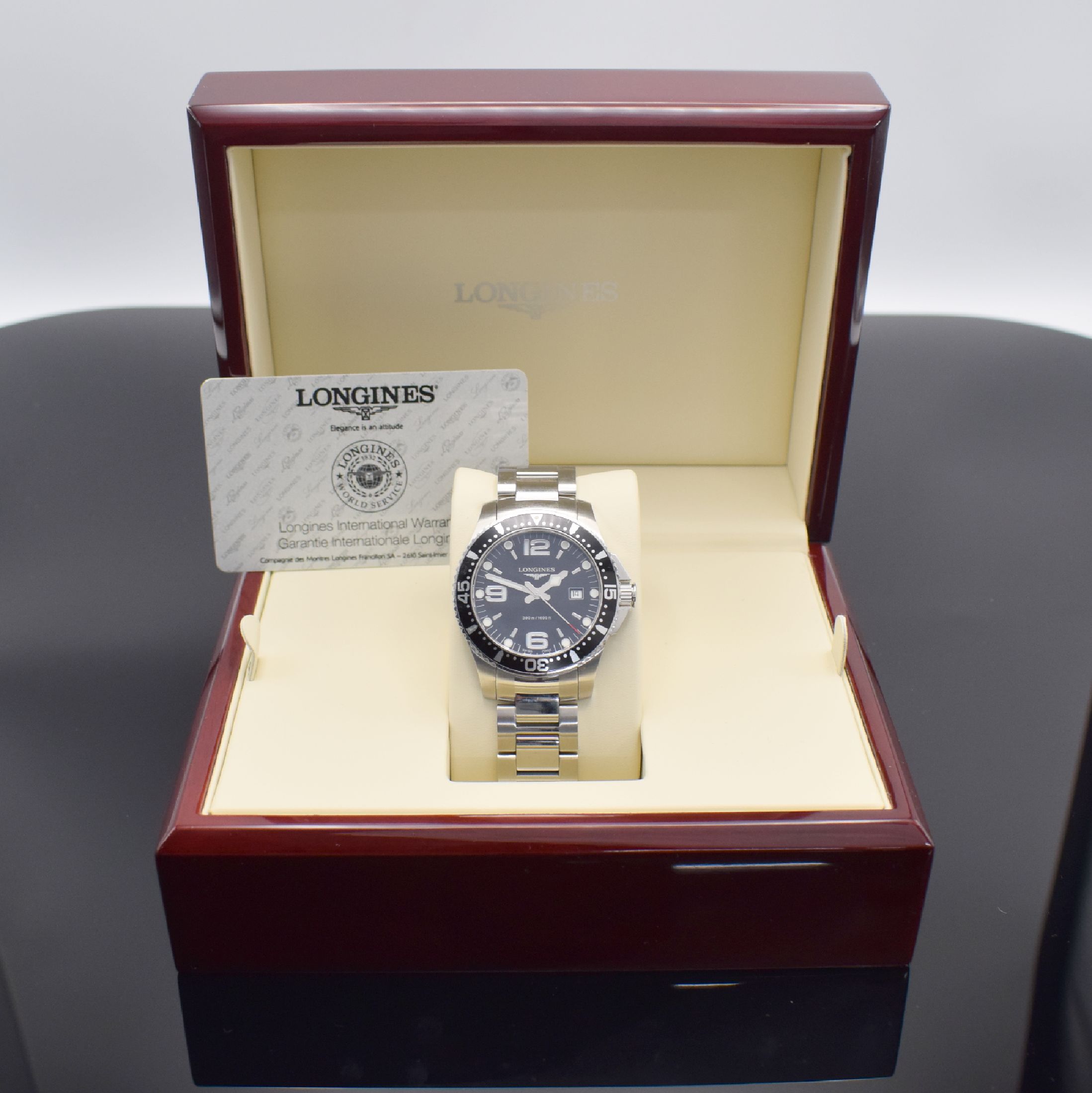 Detail e: LONGINES Hydro Conquest Herrenarmbanduhr Referenz L3.640.4, quarz, Edelstahlgeh. inkl. orig. Gliederband m. Faltschl. & Tauchverlängerung, zus. ...