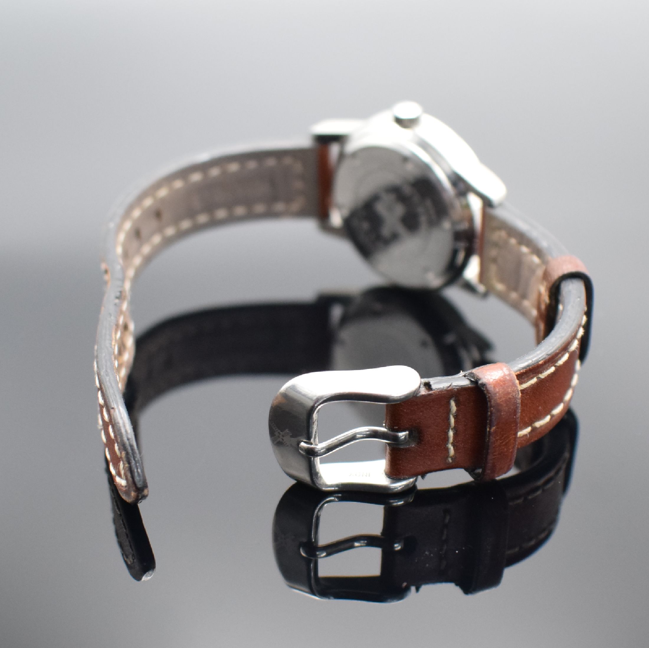 Detail b: MÜHLE GLASHÜTTE Damenarmbanduhr Sports M12 Referenz M12620, Automatik, Edelstahlgeh., Boden & Krone verschr., weißes Zifferbl. m. arab. Std., Anz. ...