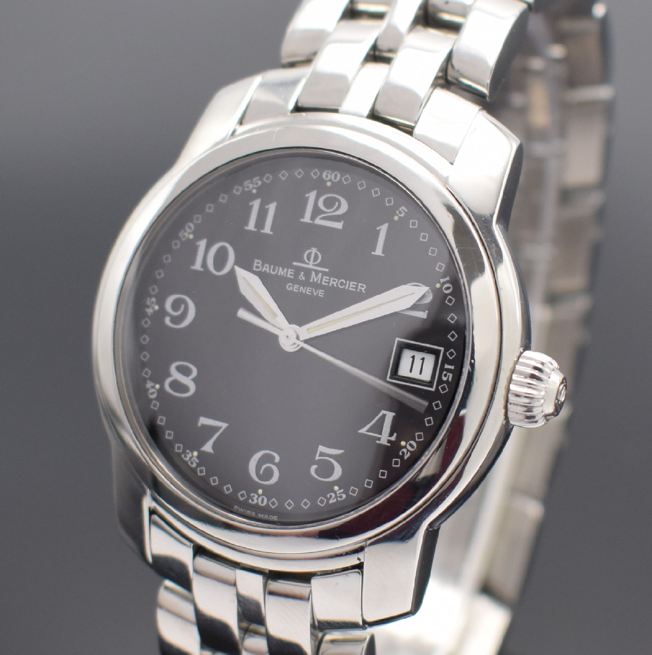 Detail a: BAUME & MERCIER Armbanduhr Serie Capeland, Schweiz um 2000, quarz, Edelstahlgeh. inkl. Gliederband m. dopp. Faltschl., Boden & Krone geschr., bomb. ...