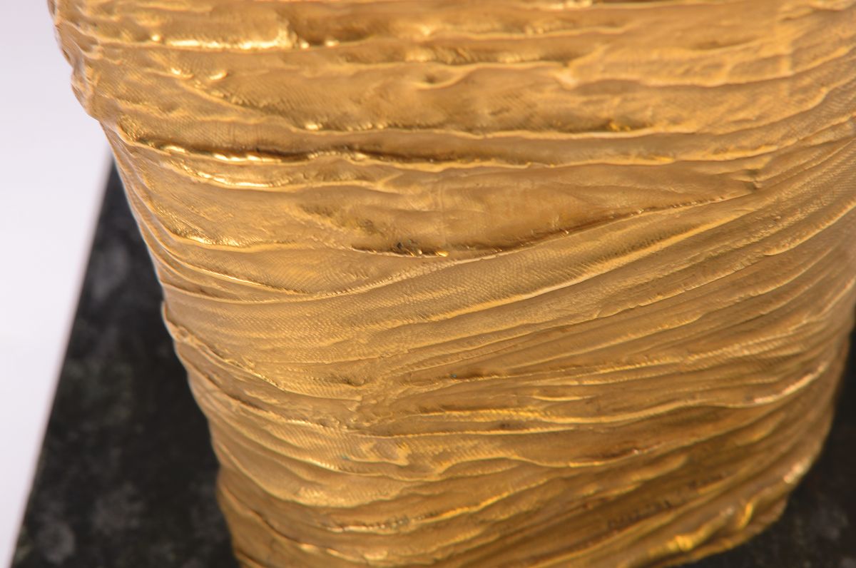Detail a: Willi Kissmer, 1951-2018, Bronzeskulptur, stehender Halbakt aus dem Jahre 2009, sign., num. 13/49, H. ca. 54 cm