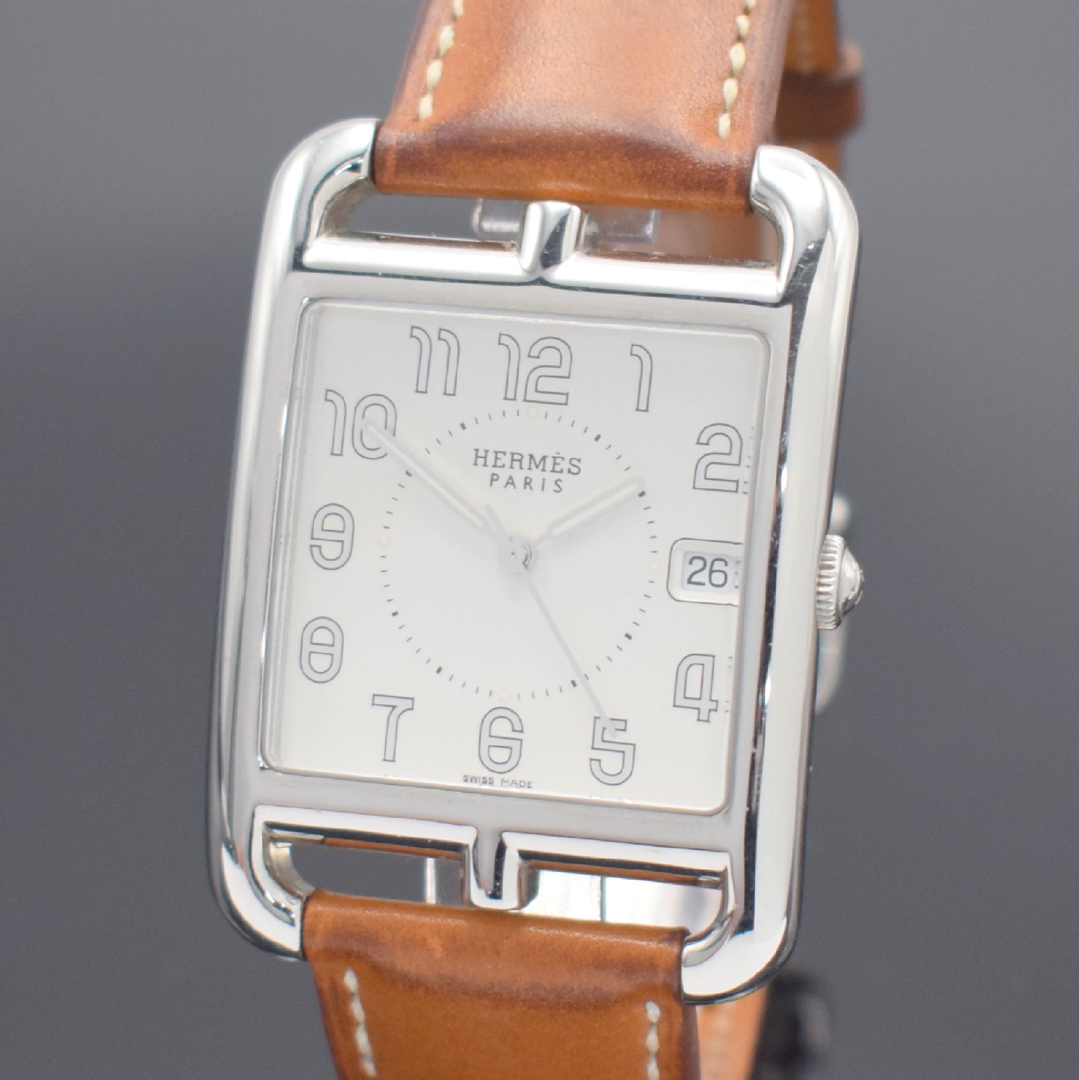 Detail a: HERMES Cape Cod Herrenarmbanduhr in Stahl, Schweiz um 2010, quarz, Ref. CC1.810, Boden m. H-Symbolik 6-fach verschr., neutr. Lederband m. orig. ...