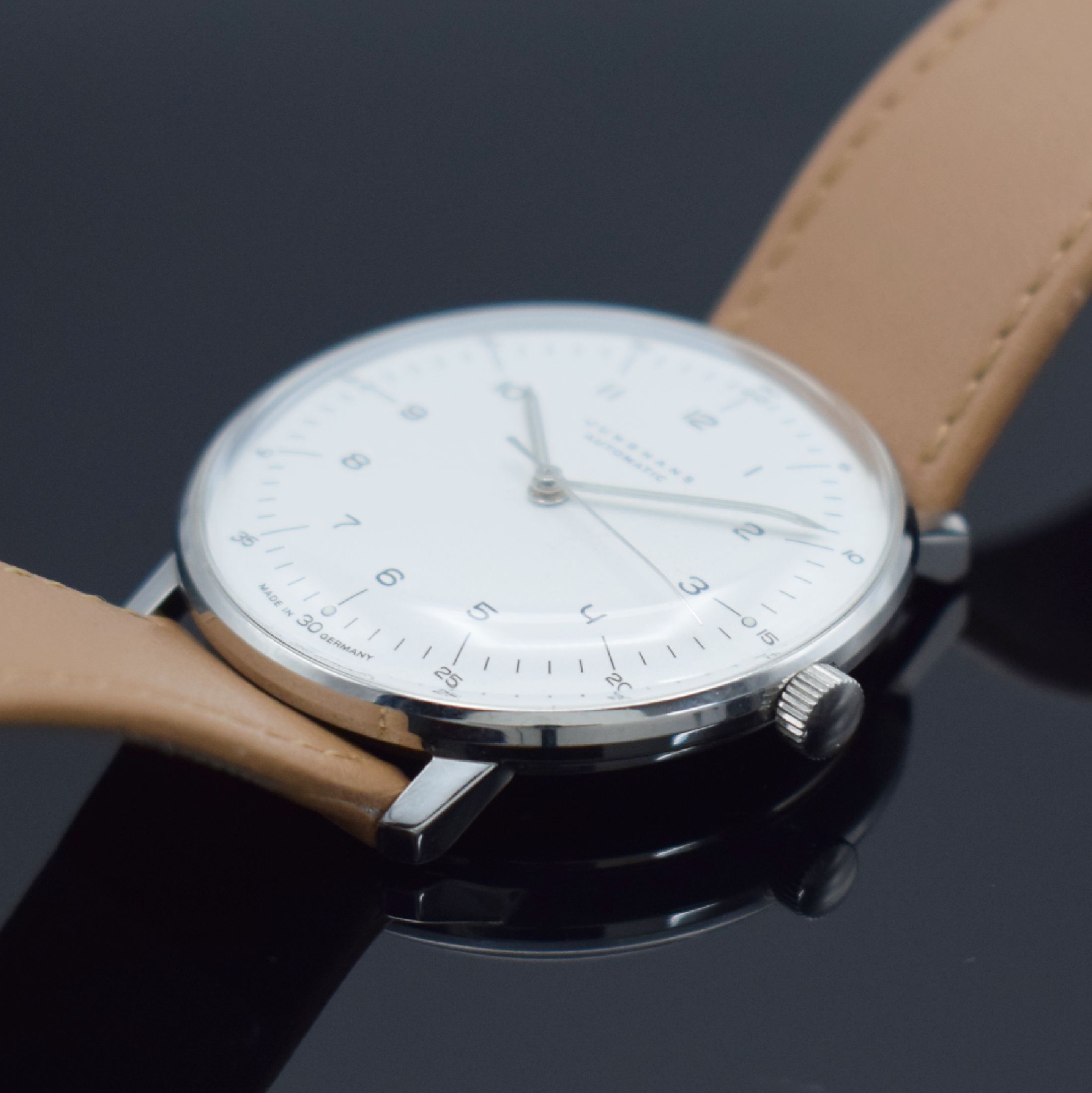 Detail b: JUNGHANS Max Bill Design Herrenarmbanduhr in Stahl, Deutschland um 2015, Automatik, Ref. 27.3502, Boden verschr., orig. Lederband m. Dornschl., silb. ...