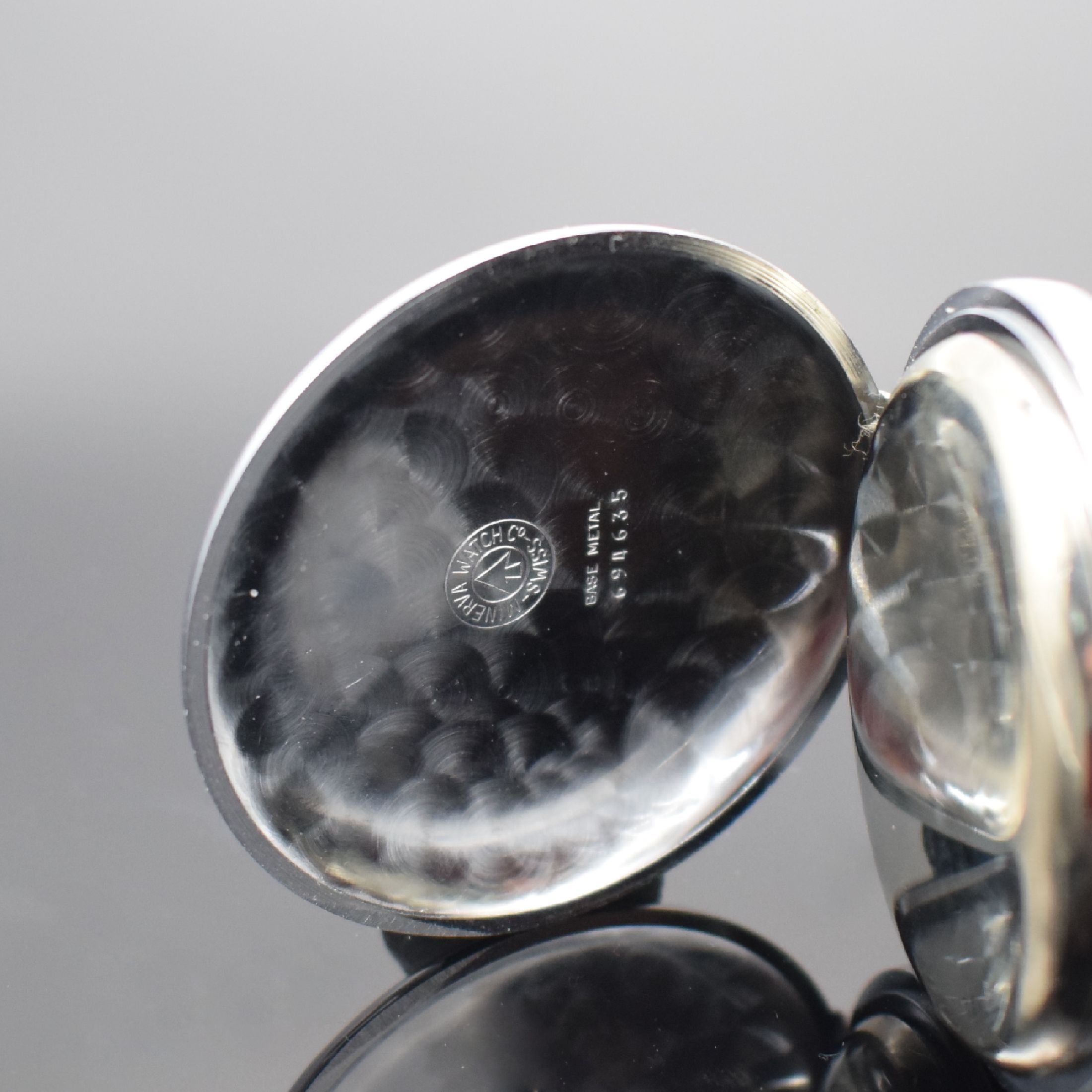 Detail b: MINERVA nahezu neuwertige Taschenuhr mit Chronograph, Schweiz 1960er Jahre, glattes verchr. Geh., weißes Zifferbl. später, arab. Zahlen, gebl. ...