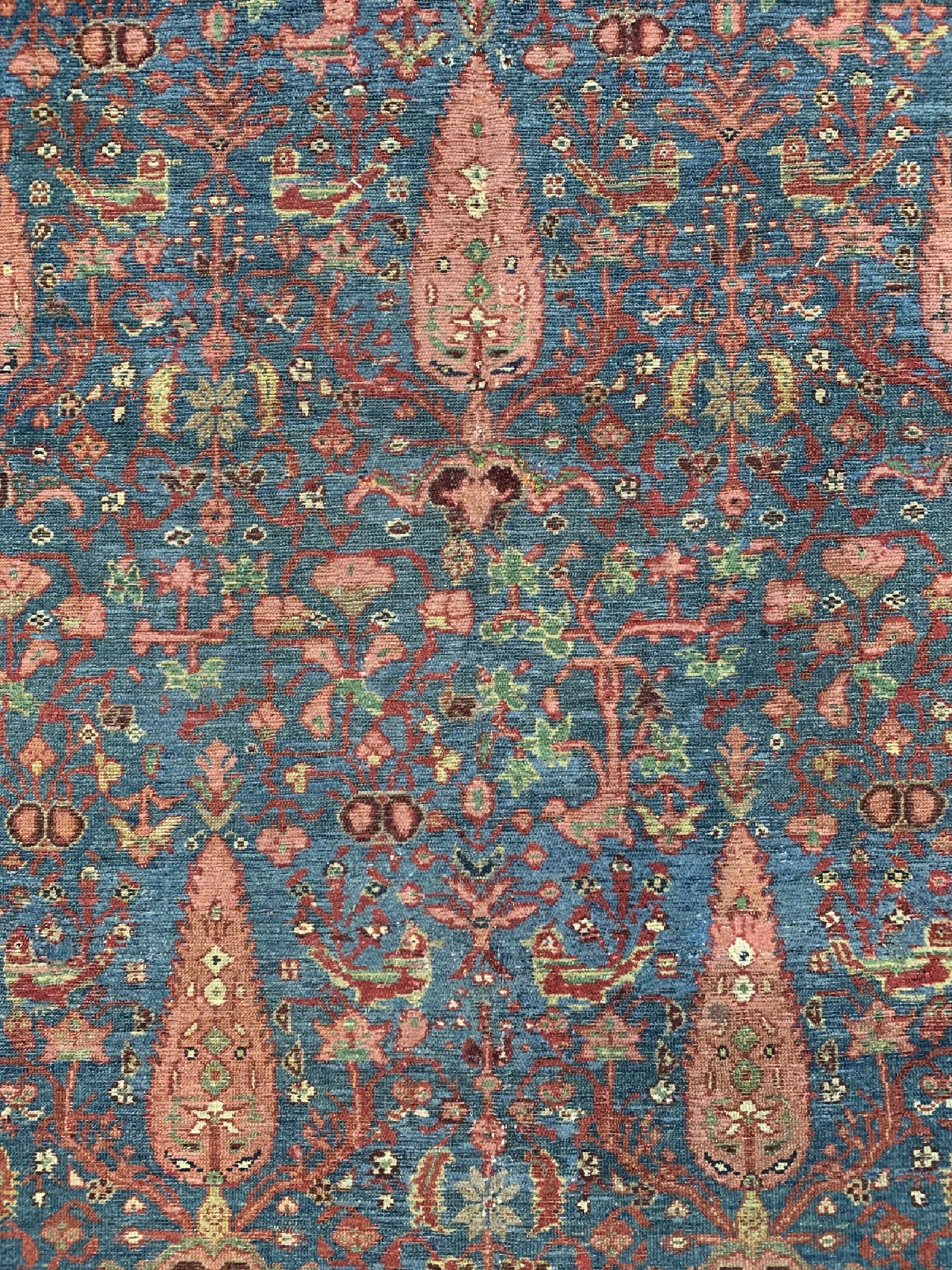 Detail b: Antiker Khanteppich, Persien, signiert, datiert 1201(1822), Wolle auf Baumwolle, ca. 380 x 173 cm, (gleichmäßig dünner Flor)