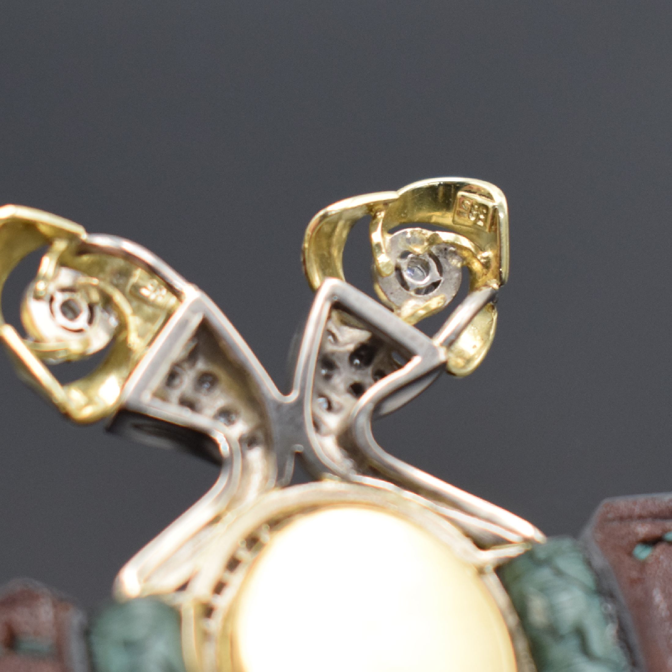 Detail e: EBEL ausgefallene Damenarmbanduhr in GG/WG 750/000 & 585/000 mit Diamantenbesatz, Schweiz um 1970, Handaufzug, Sonderanfertigung auf Kd.-Wunsch, ...