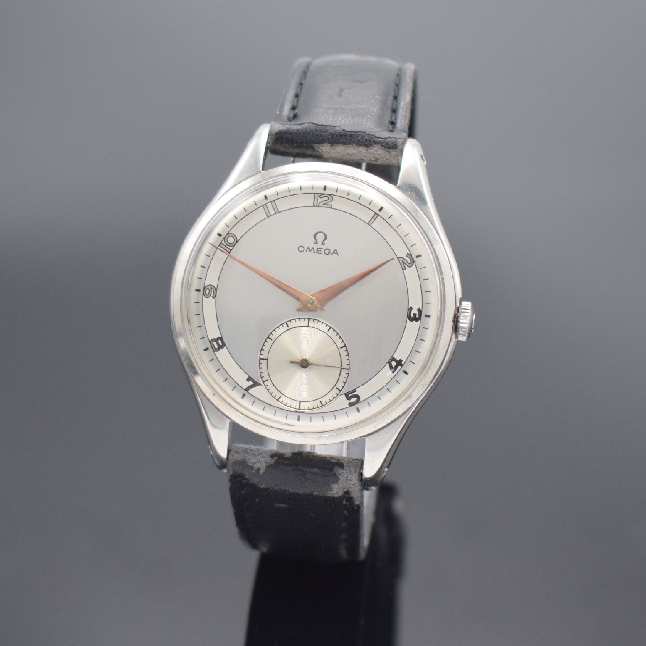 OMEGA große Herrenarmbanduhr D. ca. 38 mm in Stahl Referenz 2505-21, Schweiz um 1950, Handaufzug, Boden aufgedr., silb. Duoton- Zifferbl. rest., ...