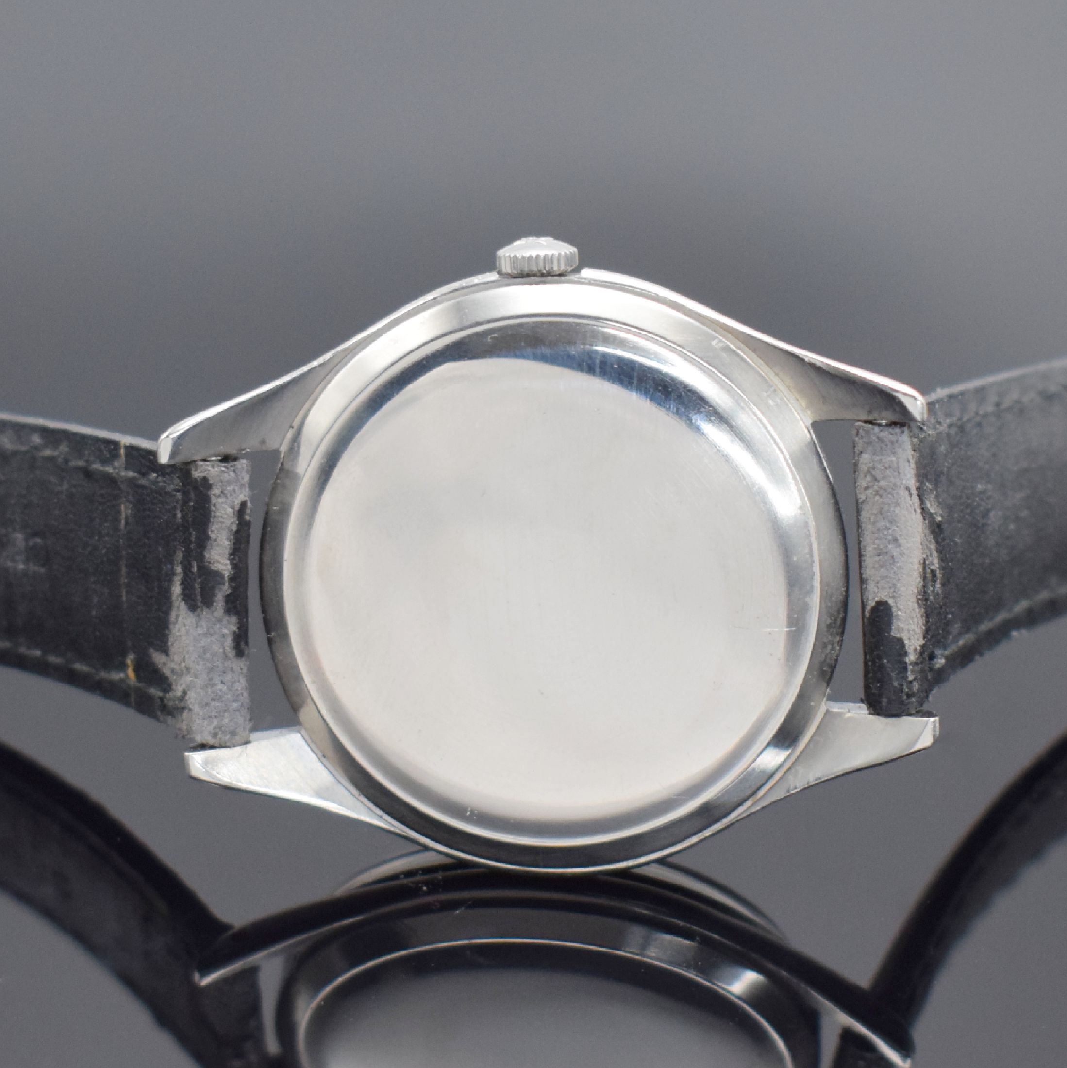 Detail c: OMEGA große Herrenarmbanduhr D. ca. 38 mm in Stahl Referenz 2505-21, Schweiz um 1950, Handaufzug, Boden aufgedr., silb. Duoton- Zifferbl. rest., ...