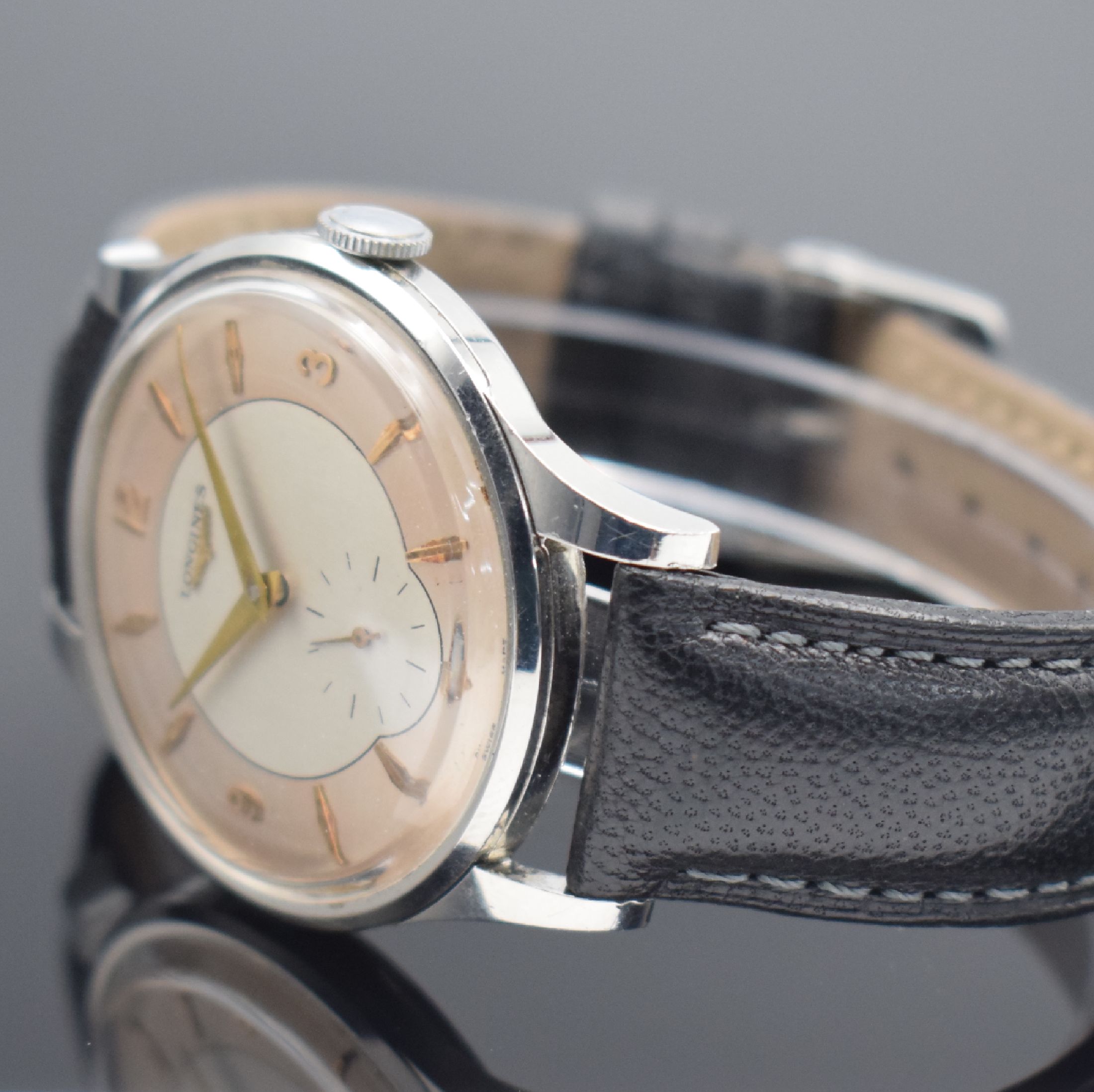 Detail b: LONGINES große Herrenarmbanduhr 37,5 mm in Stahl Referenz 4914 mit Longines Etui, Schweiz um 1956, Handaufzug, 3-teil. Geh., Boden gedr., rest. ...