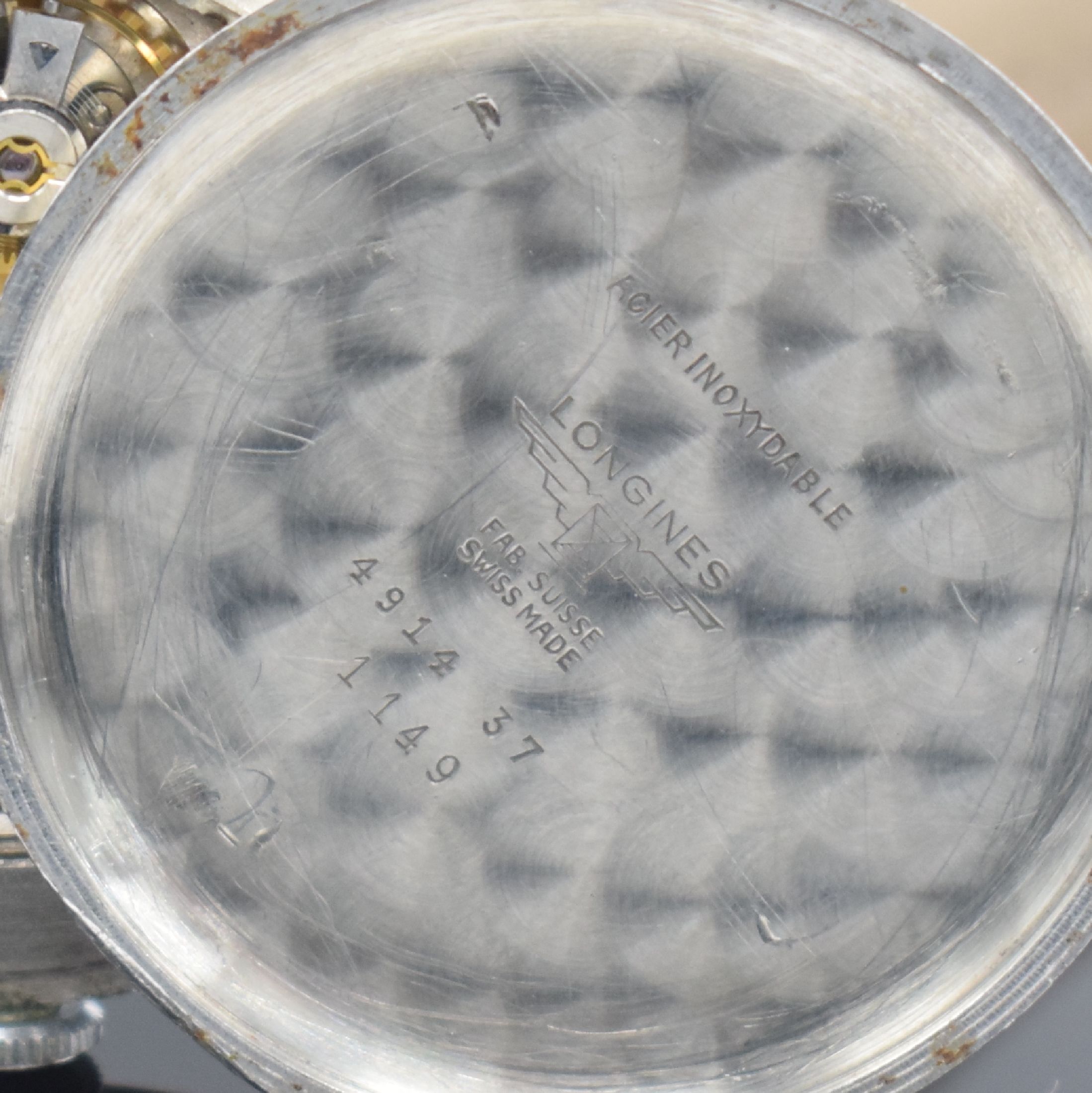 Detail i: LONGINES große Herrenarmbanduhr 37,5 mm in Stahl Referenz 4914 mit Longines Etui, Schweiz um 1956, Handaufzug, 3-teil. Geh., Boden gedr., rest. ...