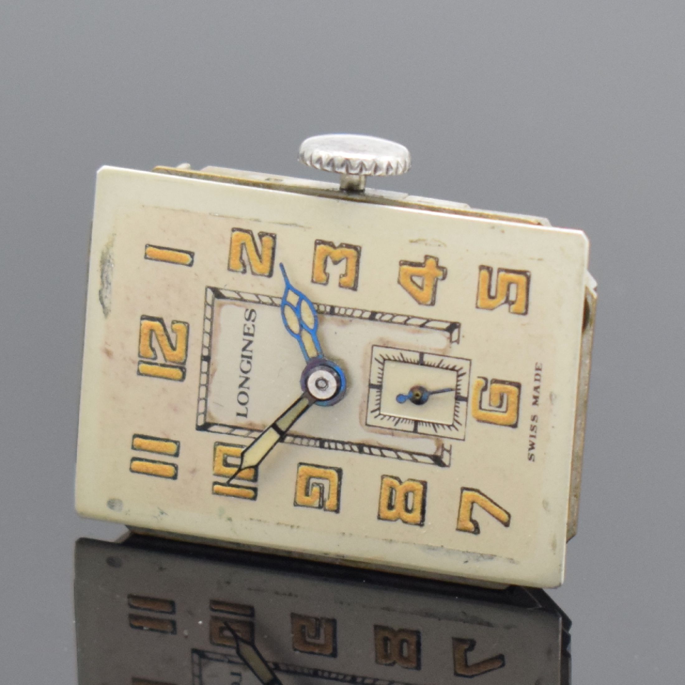Detail d: LONGINES Armbanduhr mit Kaliber 9,47N, Schweiz um 1928, Handaufzug, 2-teil. 925er Silber Scharniergeh. unsign., silb. Zifferbl. m. arab. Zahlen ...